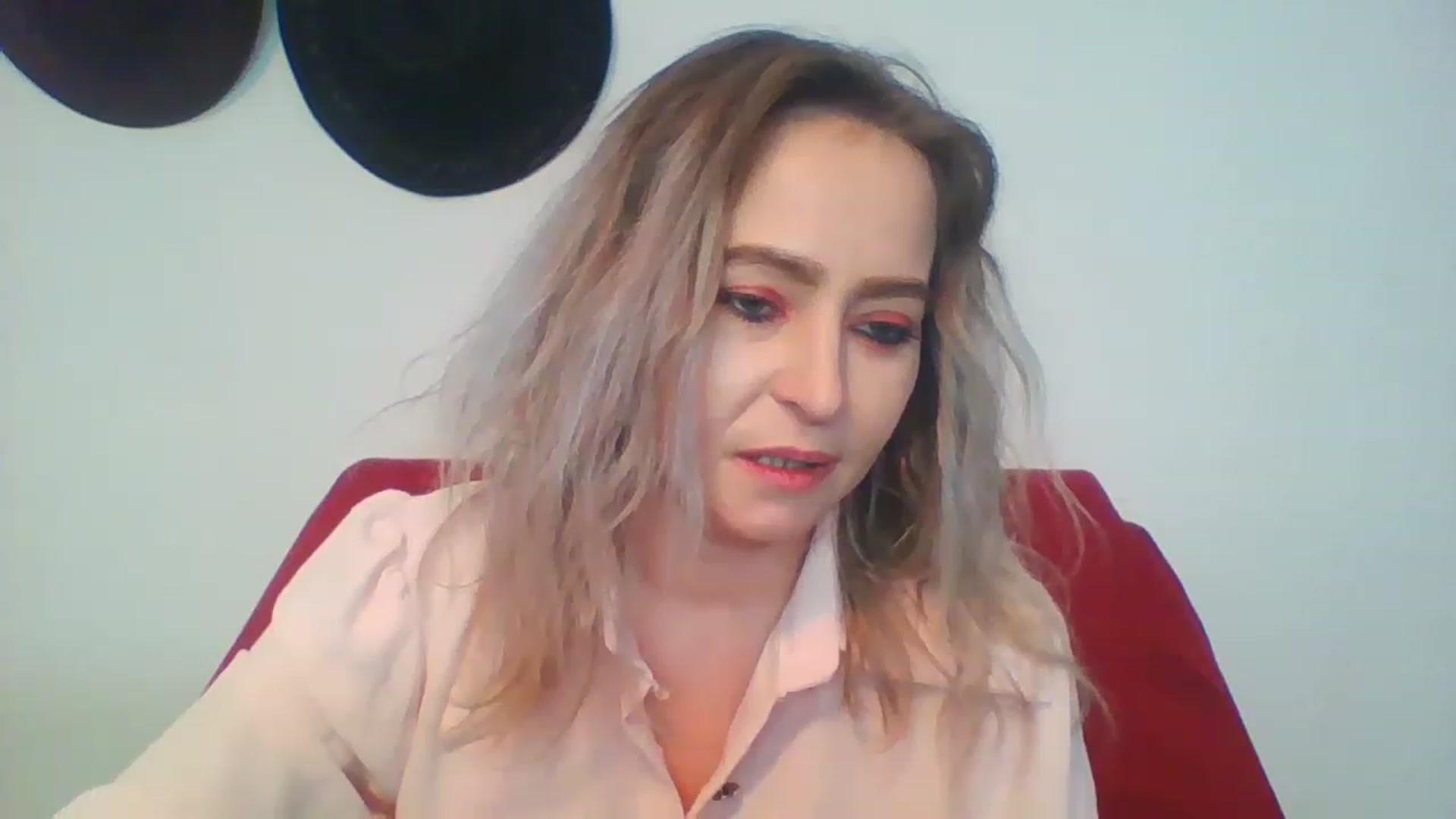 Gallery image thumbnail from GoldenGirl4U1's myfreecams stream on, 01/08/2023, 14:17 image 18 of 20