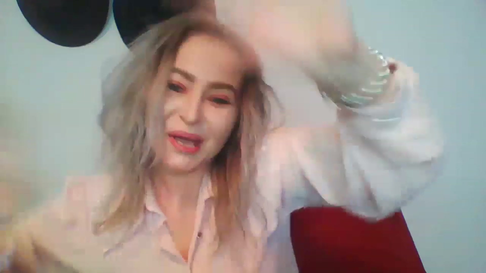 Gallery image thumbnail from GoldenGirl4U1's myfreecams stream on, 01/08/2023, 14:17 image 2 of 20