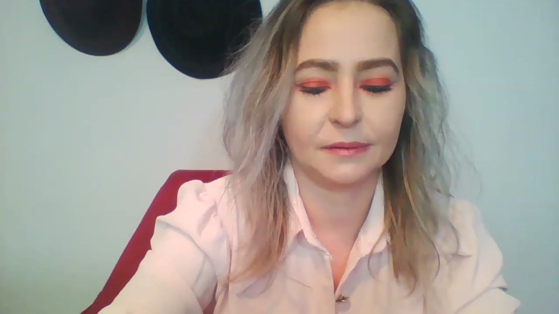 Gallery image thumbnail from GoldenGirl4U1's myfreecams stream on, 01/08/2023, 14:17 image 3 of 20