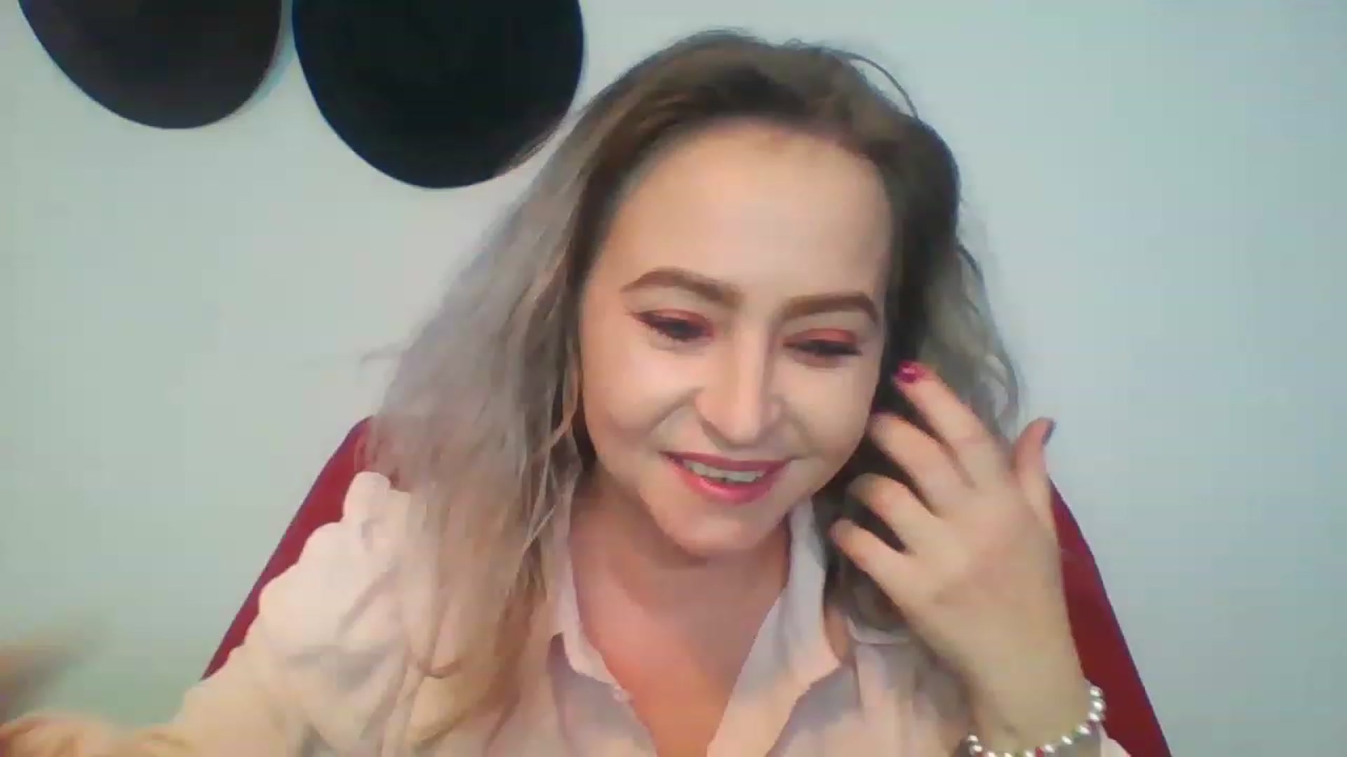 Gallery image thumbnail from GoldenGirl4U1's myfreecams stream on, 01/08/2023, 14:17 image 9 of 20