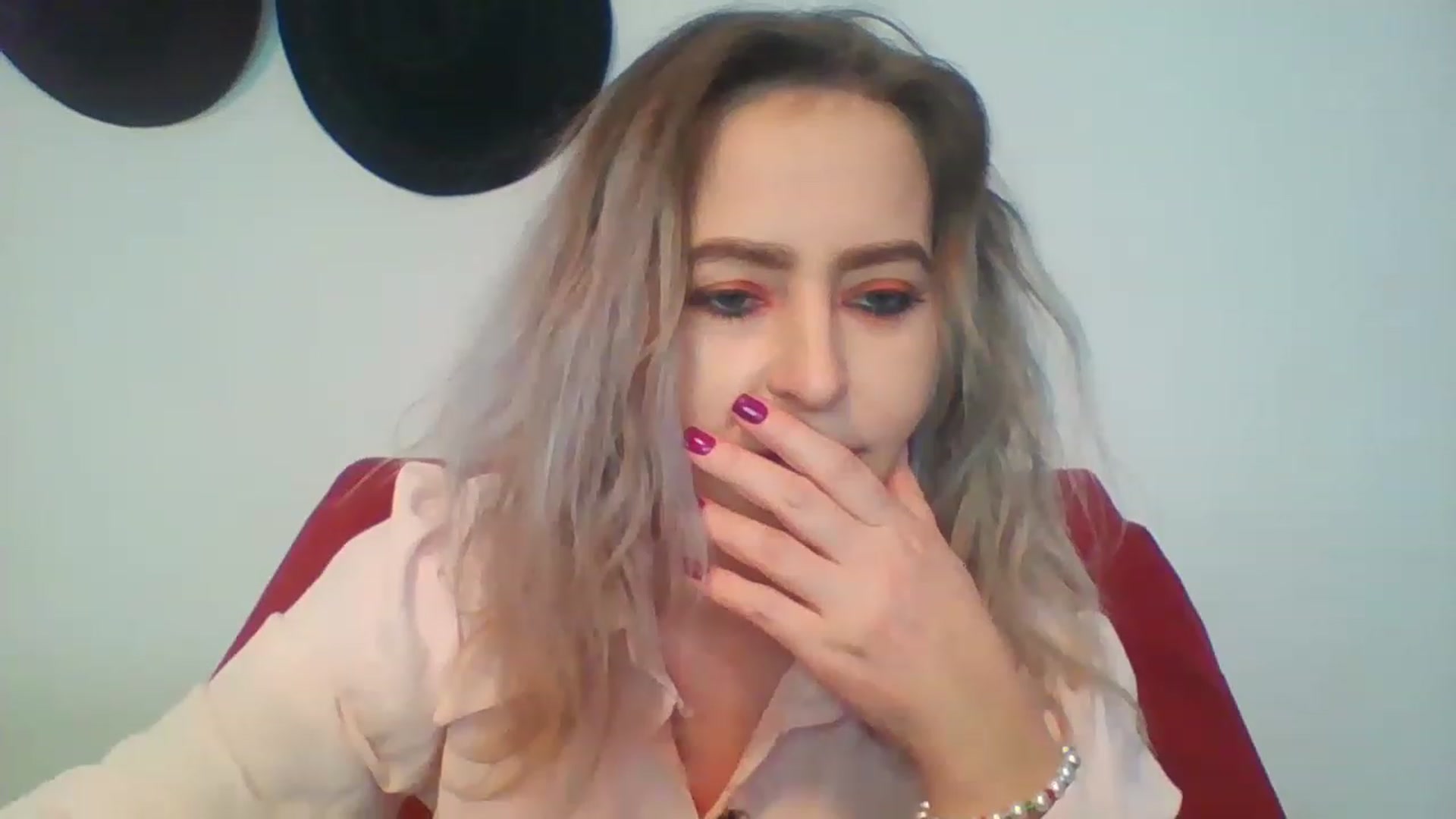 Gallery image thumbnail from GoldenGirl4U1's myfreecams stream on, 01/08/2023, 14:17 image 15 of 20
