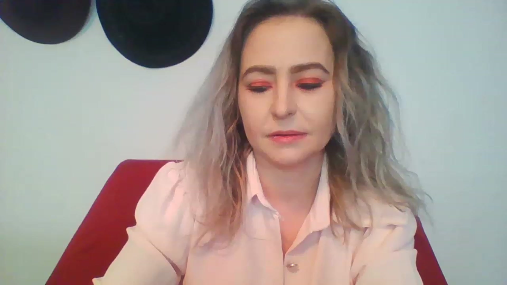 Gallery image thumbnail from GoldenGirl4U1's myfreecams stream on, 01/08/2023, 14:17 image 11 of 20