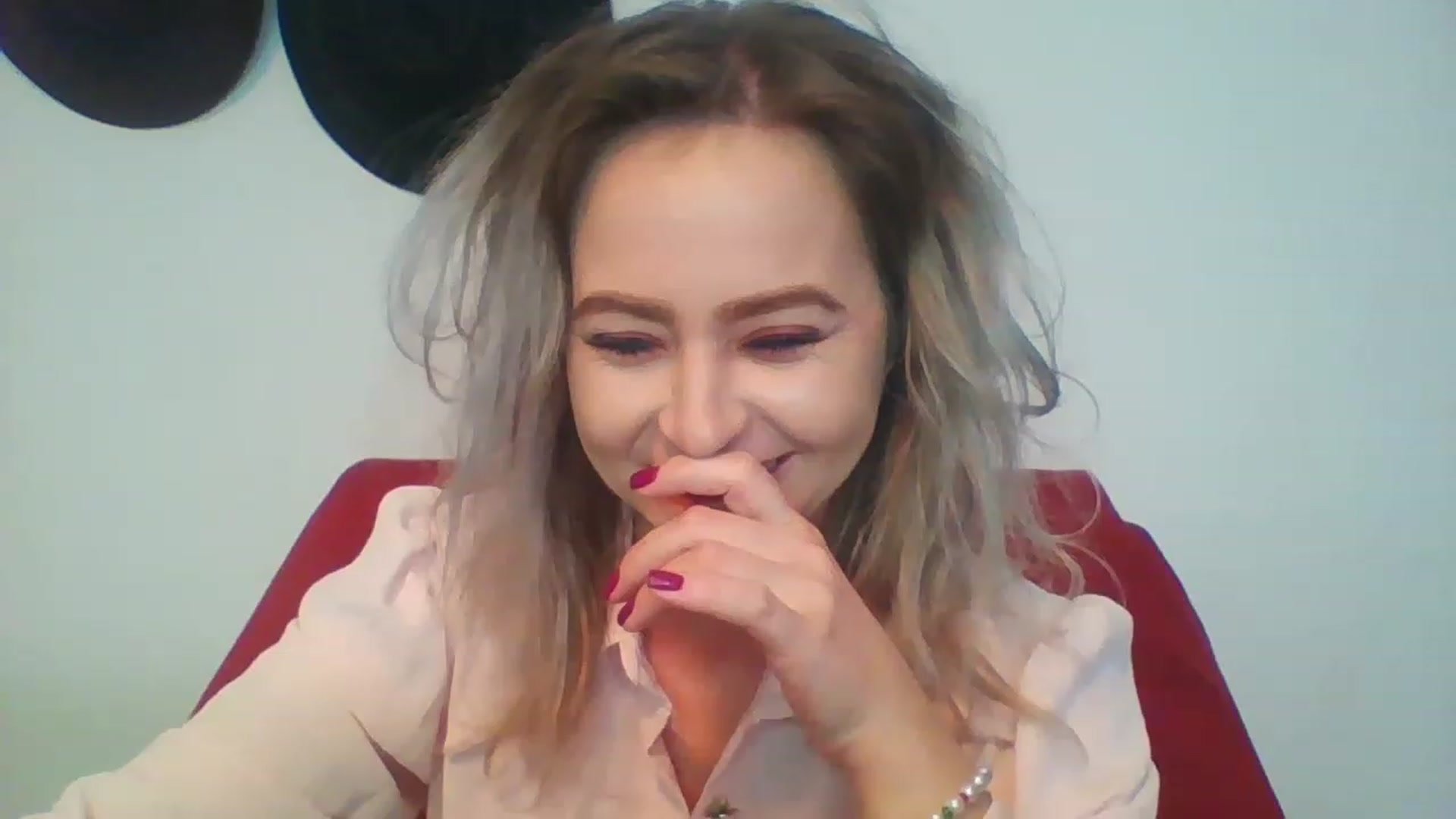 Gallery image thumbnail from GoldenGirl4U1's myfreecams stream on, 01/08/2023, 14:17 image 19 of 20