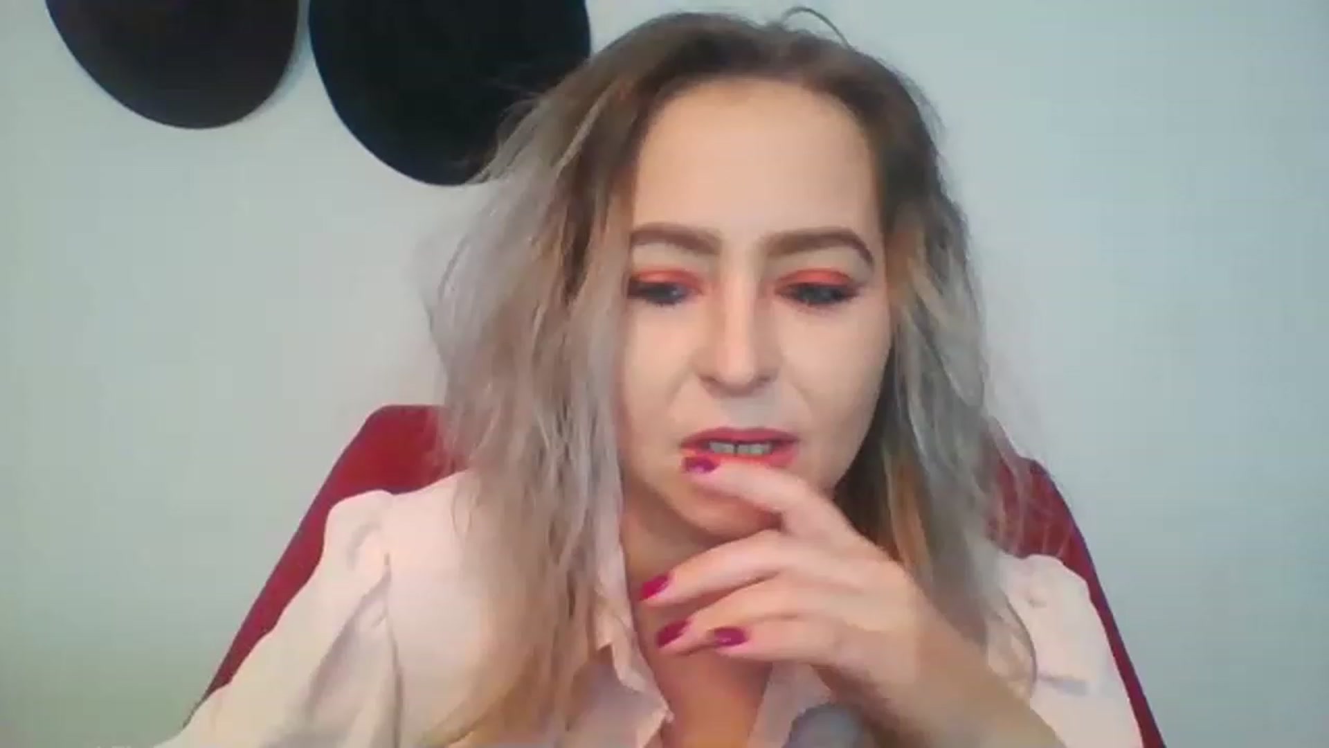 Gallery image thumbnail from GoldenGirl4U1's myfreecams stream on, 01/08/2023, 14:17 image 1 of 20