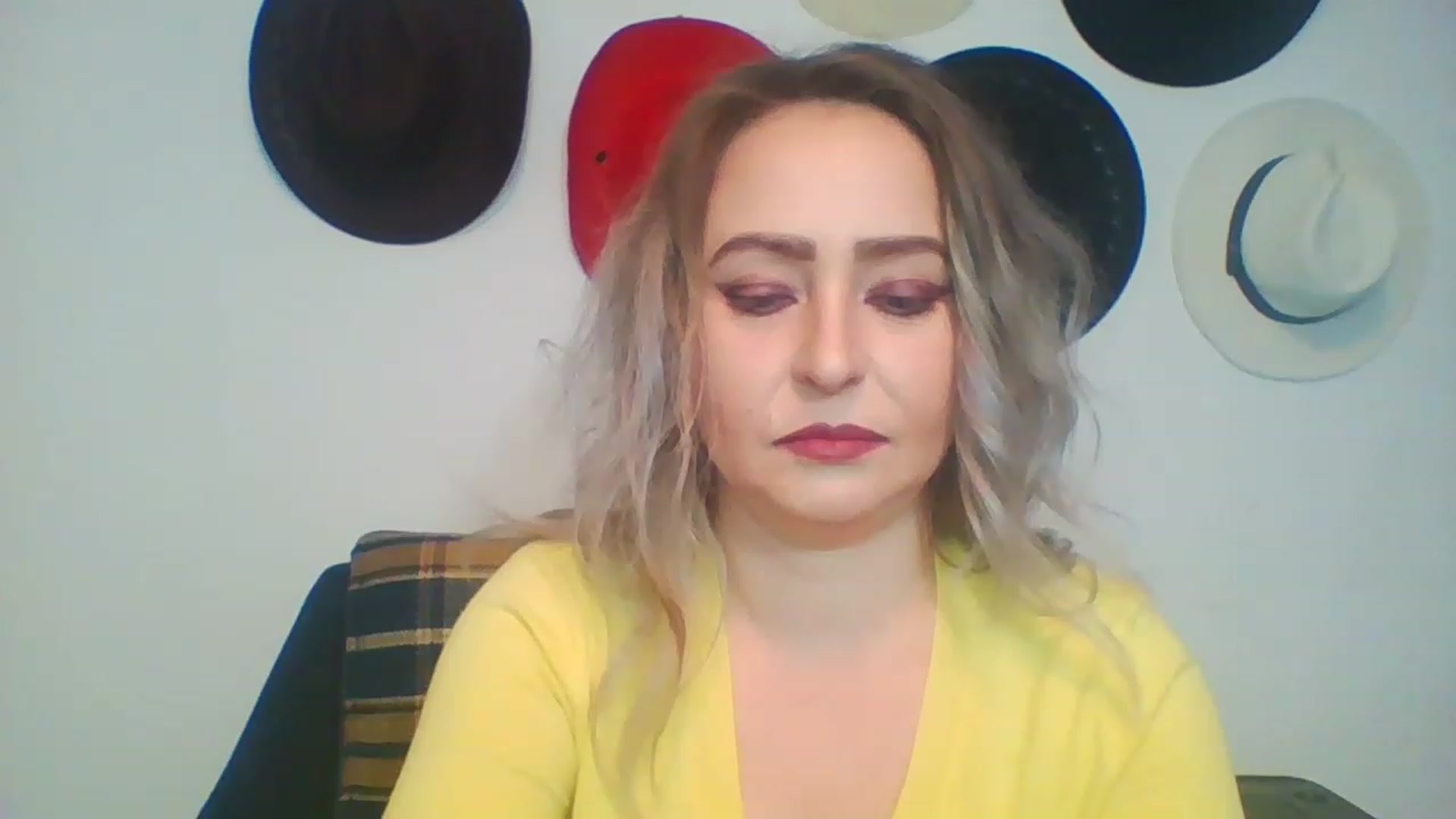 Gallery image thumbnail from GoldenGirl4U1's myfreecams stream on, 01/15/2023, 13:52 image 15 of 20