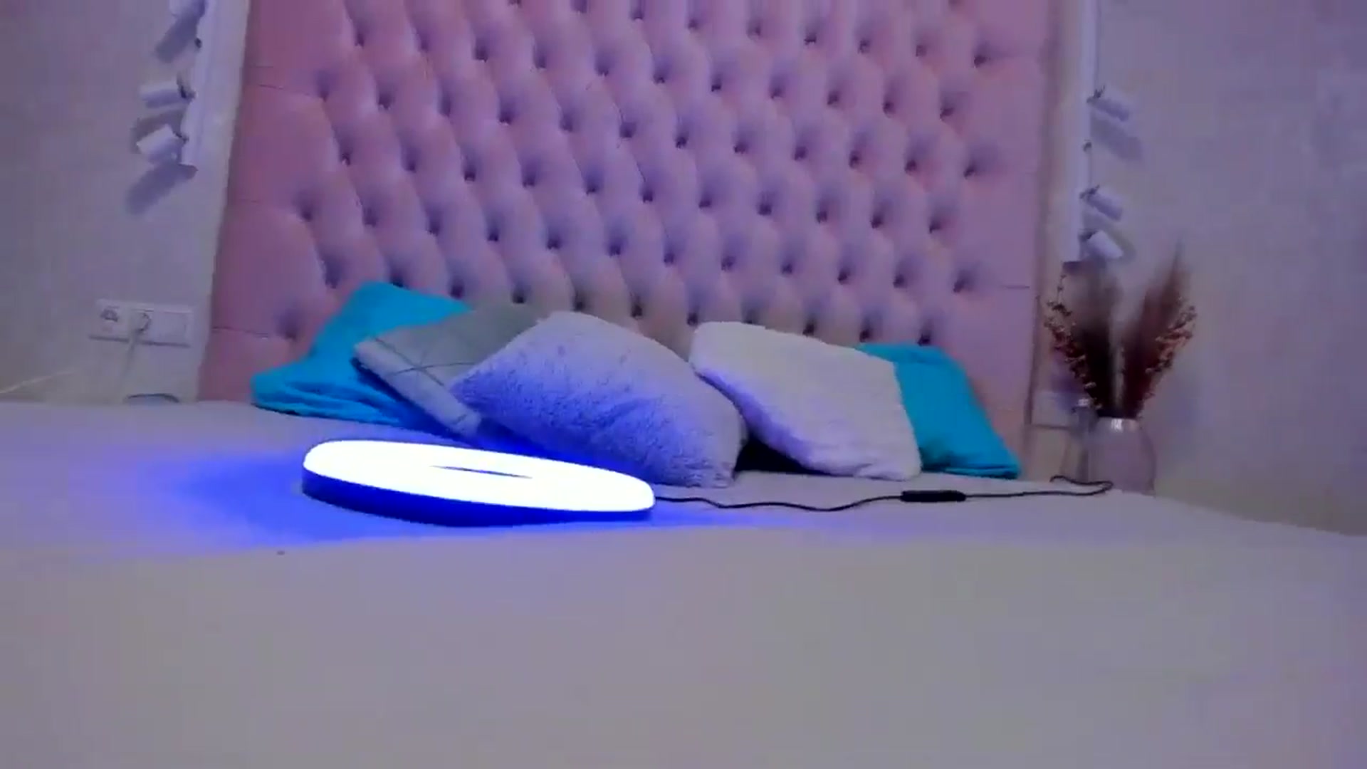 Gallery image thumbnail from GoldenGirl___'s myfreecams stream on, 10/11/2024, 14:08 image 15 of 20