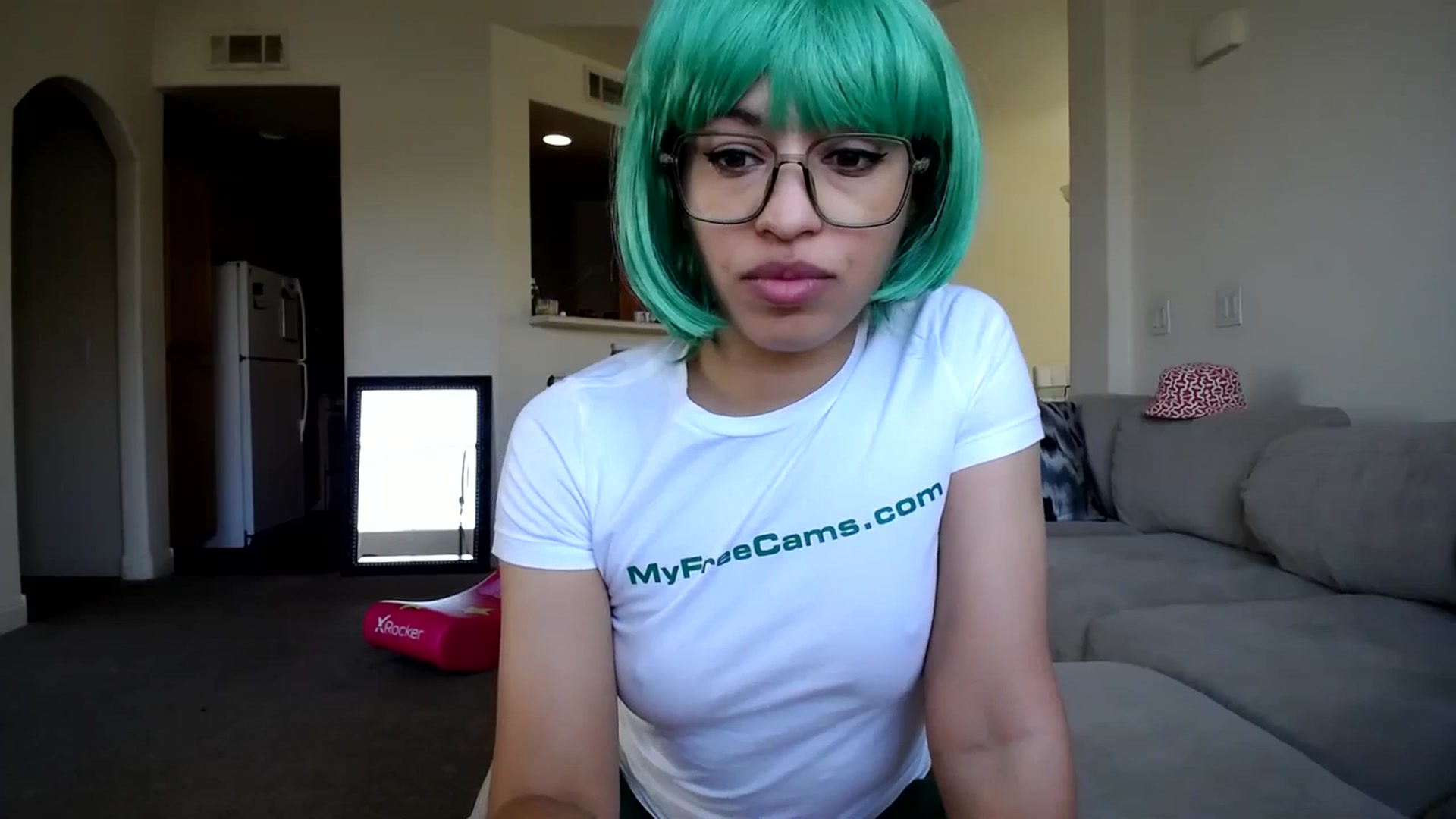 Gallery image thumbnail from GoldenKittee's myfreecams stream on, 07/02/2023, 19:19 image 3 of 20