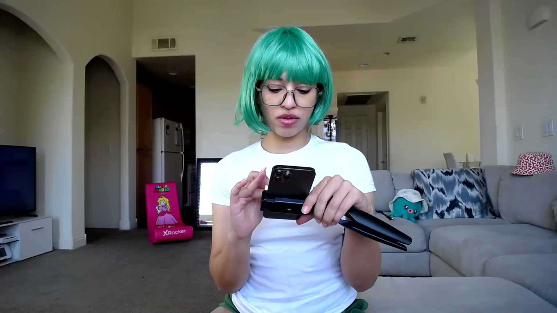 Gallery image thumbnail from GoldenKittee's myfreecams stream on, 07/02/2023, 19:19 image 11 of 20