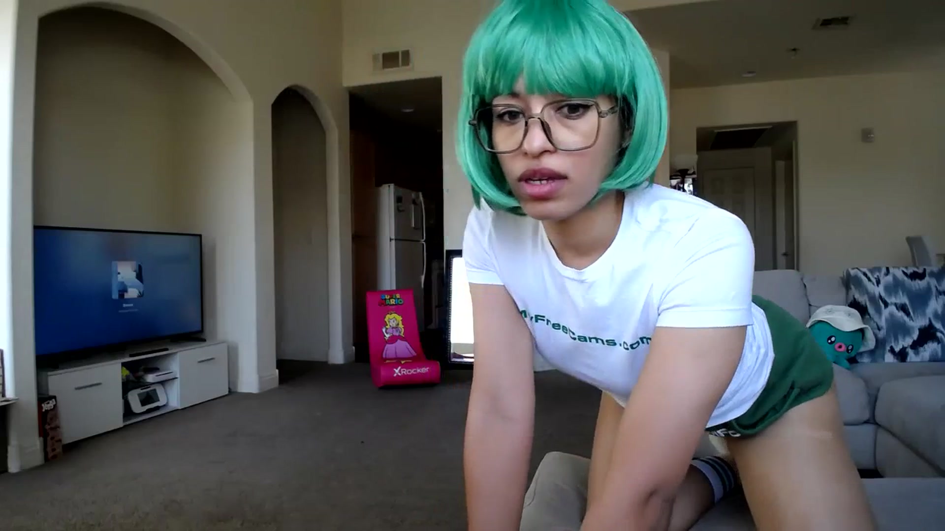 Gallery image thumbnail from GoldenKittee's myfreecams stream on, 07/02/2023, 19:19 image 18 of 20
