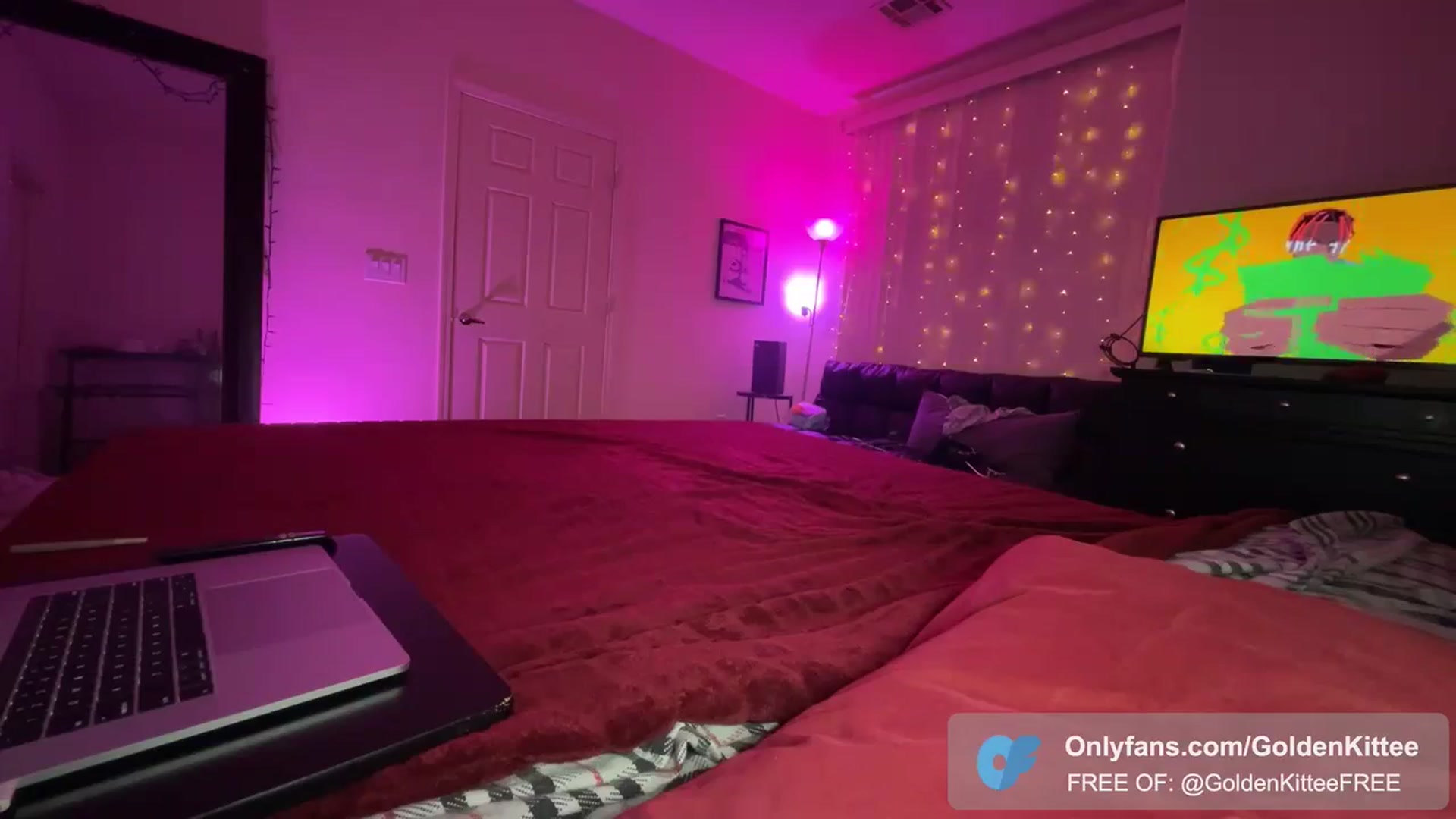 Gallery image thumbnail from GoldenKittee's myfreecams stream on, 01/17/2024, 06:44 image 6 of 20