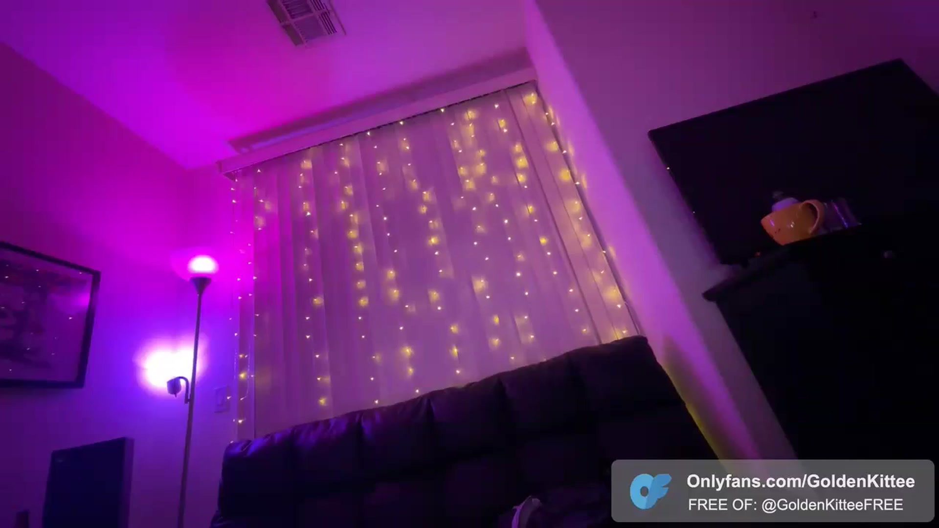 Gallery image thumbnail from GoldenKittee's myfreecams stream on, 01/20/2024, 09:01 image 2 of 20