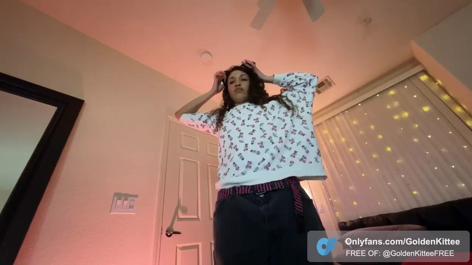Gallery image thumbnail from GoldenKittee's myfreecams stream on, 02/05/2024, 03:19 image 3 of 20