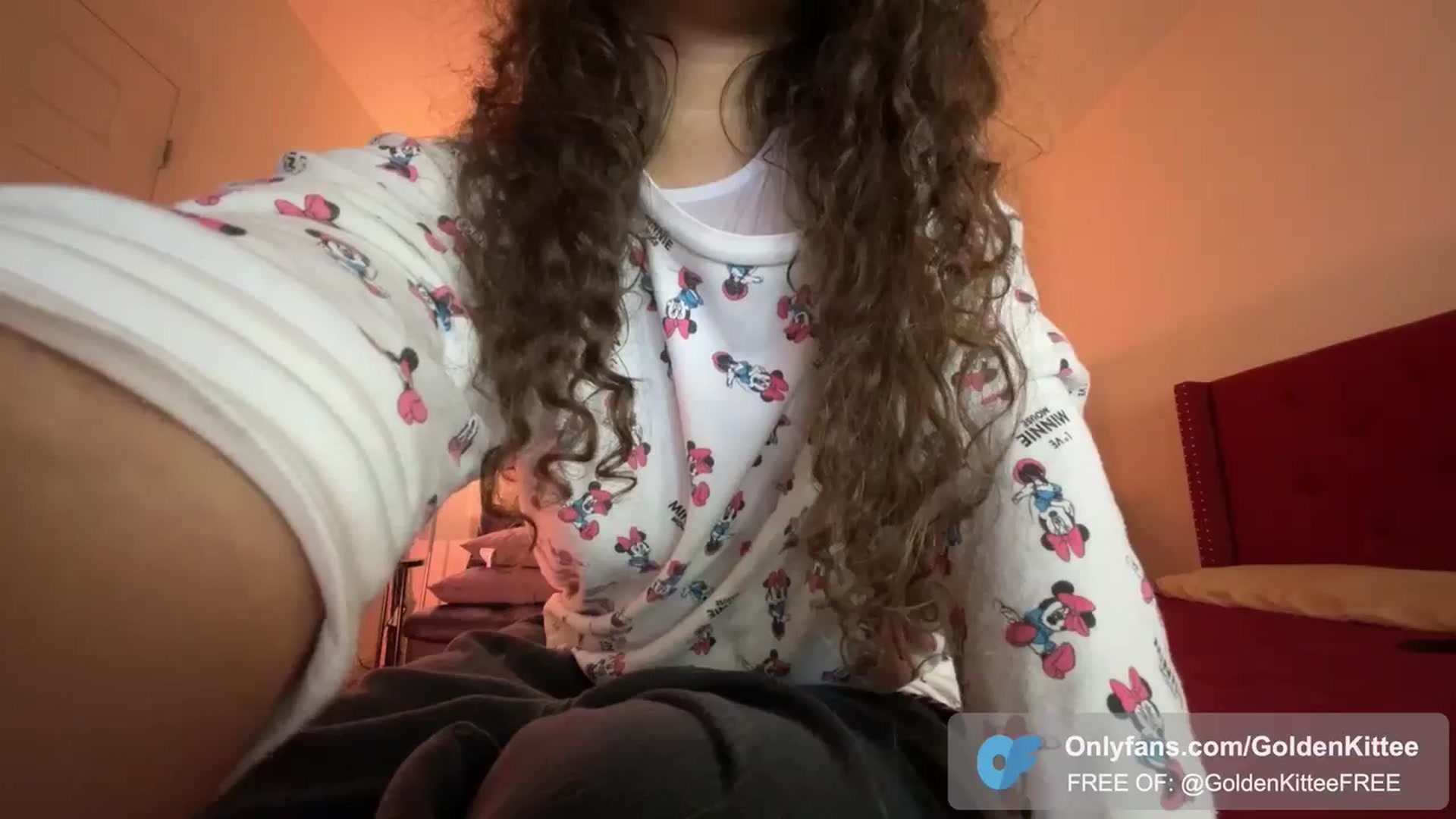 Gallery image thumbnail from GoldenKittee's myfreecams stream on, 02/05/2024, 03:19 image 8 of 20