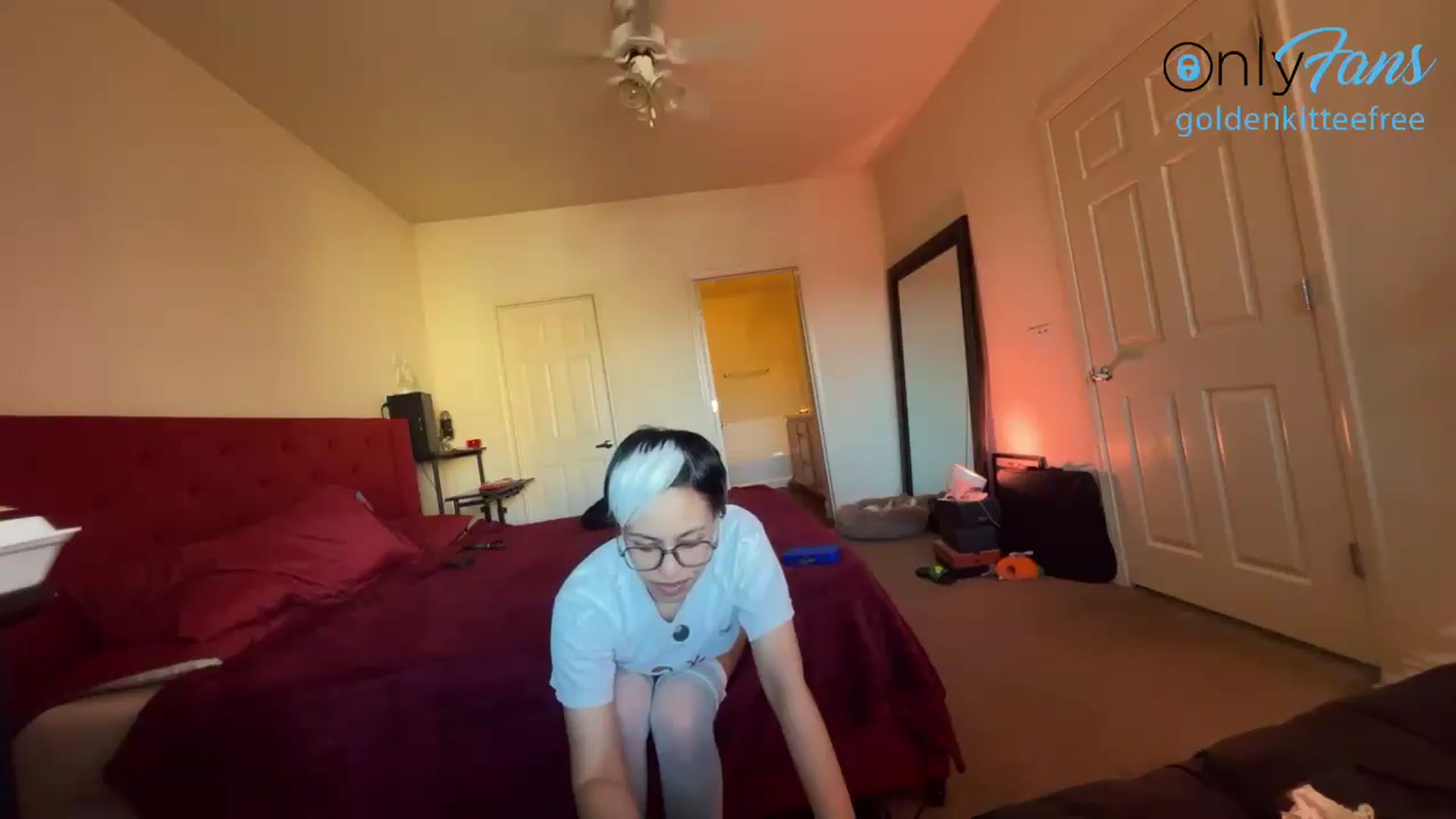 Gallery image thumbnail from GoldenKittee's myfreecams stream on, 04/29/2024, 01:44 image 4 of 20