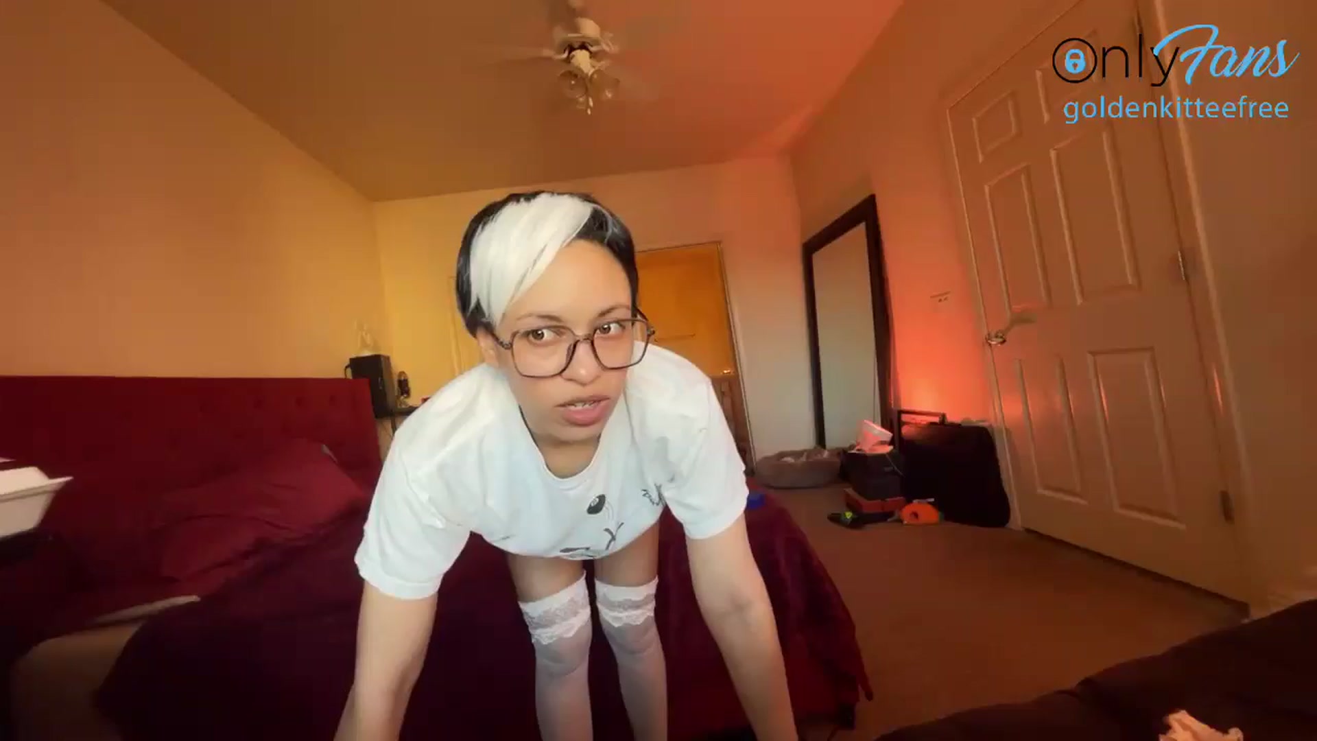 Gallery image thumbnail from GoldenKittee's myfreecams stream on, 04/29/2024, 01:44 image 6 of 20