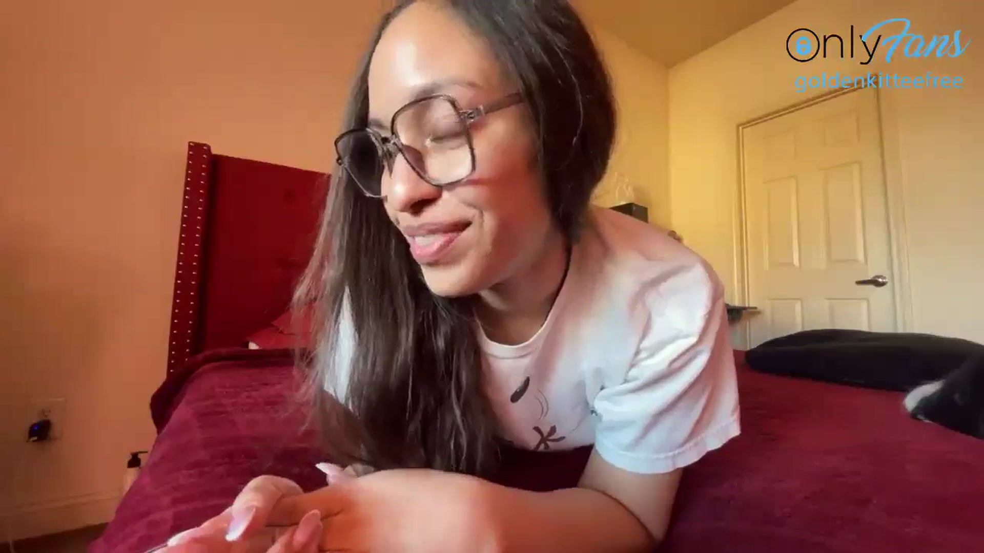 Gallery image thumbnail from GoldenKittee's myfreecams stream on, 04/29/2024, 01:44 image 14 of 20