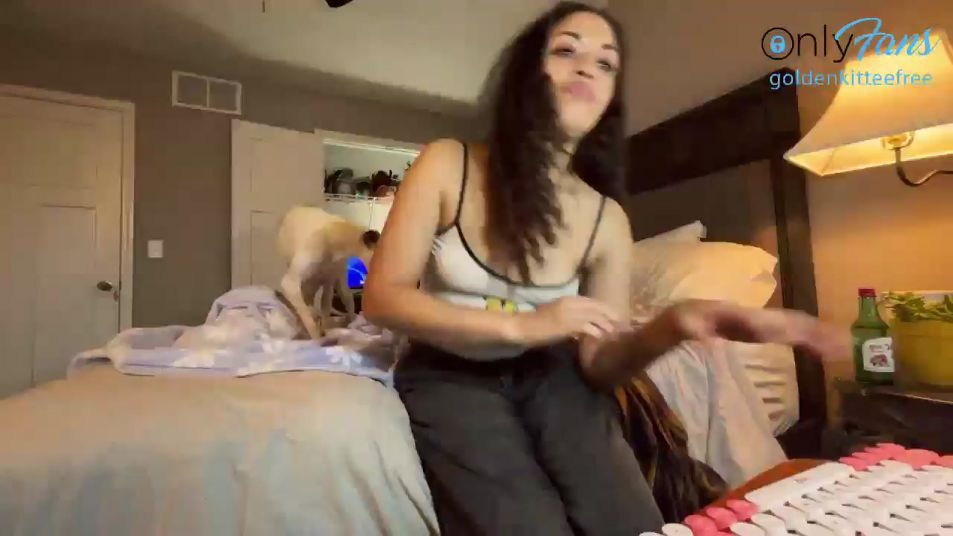 Gallery image thumbnail from GoldenKittee's myfreecams stream on, 06/18/2024, 24:15 image 20 of 20