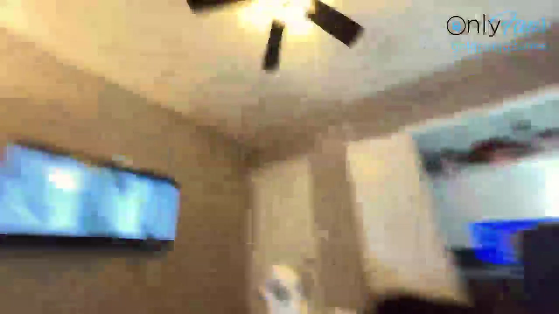 Gallery image thumbnail from GoldenKittee's myfreecams stream on, 06/18/2024, 02:54 image 8 of 20