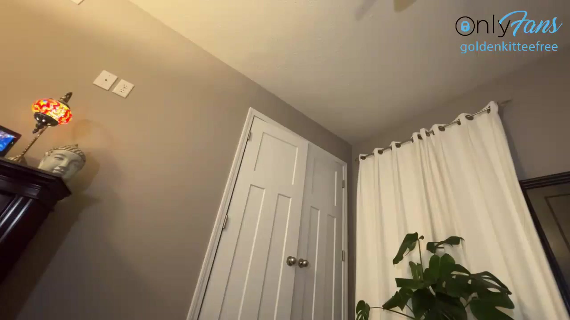 Gallery image thumbnail from GoldenKittee's myfreecams stream on, 06/21/2024, 11:08 image 6 of 20