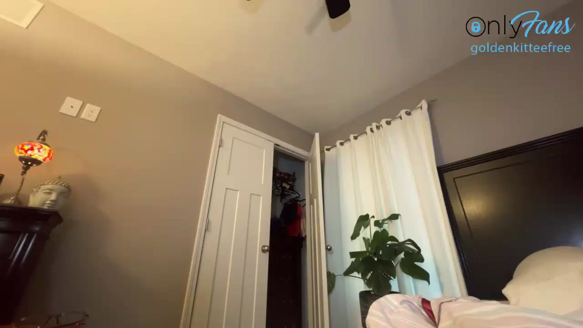 Gallery image thumbnail from GoldenKittee's myfreecams stream on, 06/21/2024, 11:08 image 20 of 20