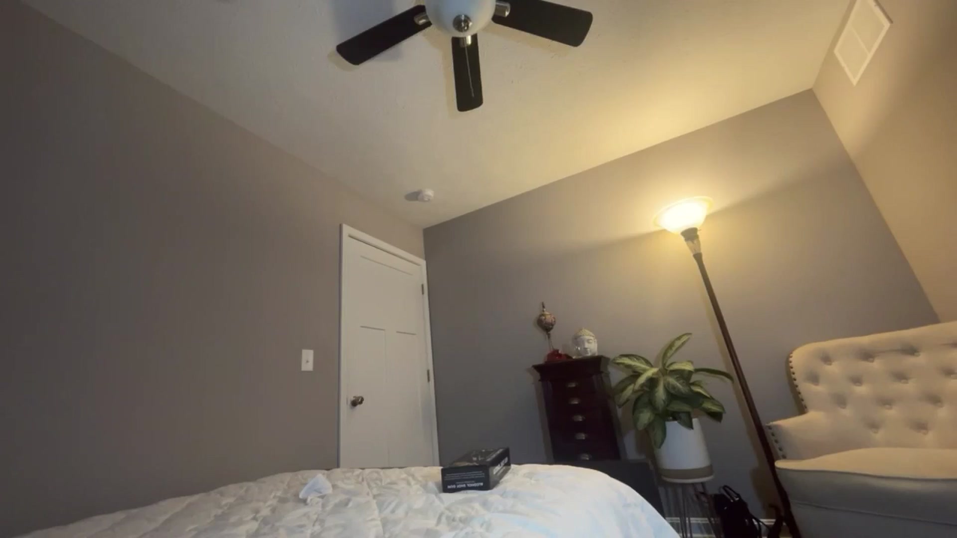 Gallery image thumbnail from GoldenKittee's myfreecams stream on, 06/29/2024, 02:51 image 10 of 20