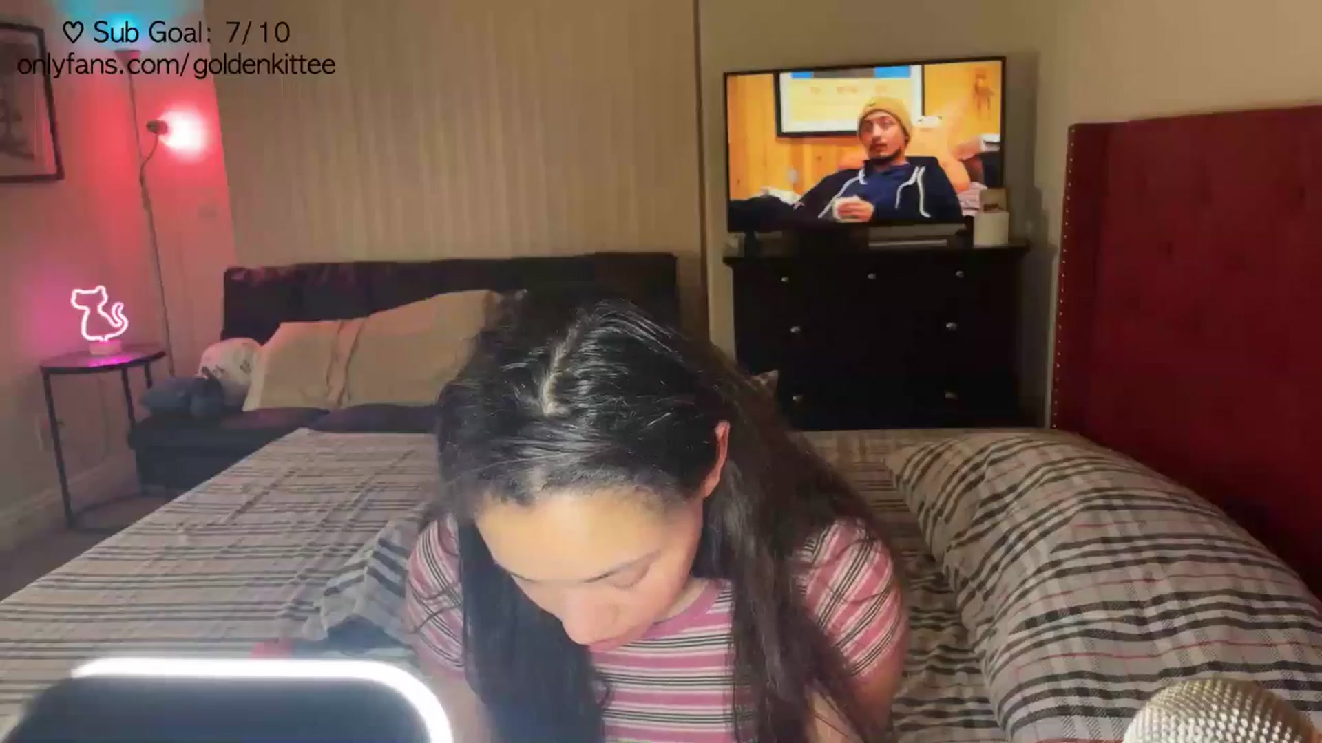 Gallery image thumbnail from GoldenKittee's myfreecams stream on, 09/18/2024, 07:09 image 20 of 20