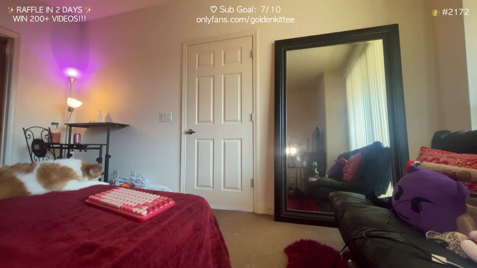 Gallery image thumbnail from GoldenKittee's myfreecams stream on, 10/10/2024, 23:40 image 4 of 20