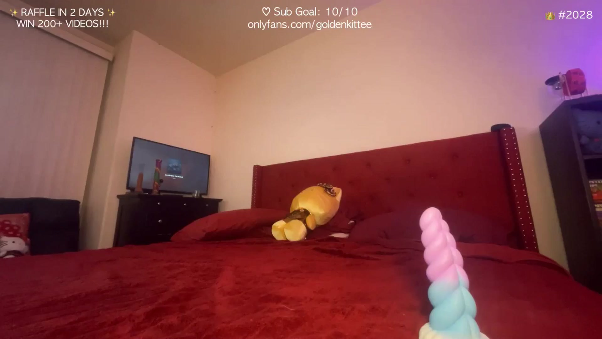 Gallery image thumbnail from GoldenKittee's myfreecams stream on, 10/11/2024, 08:06 image 7 of 20
