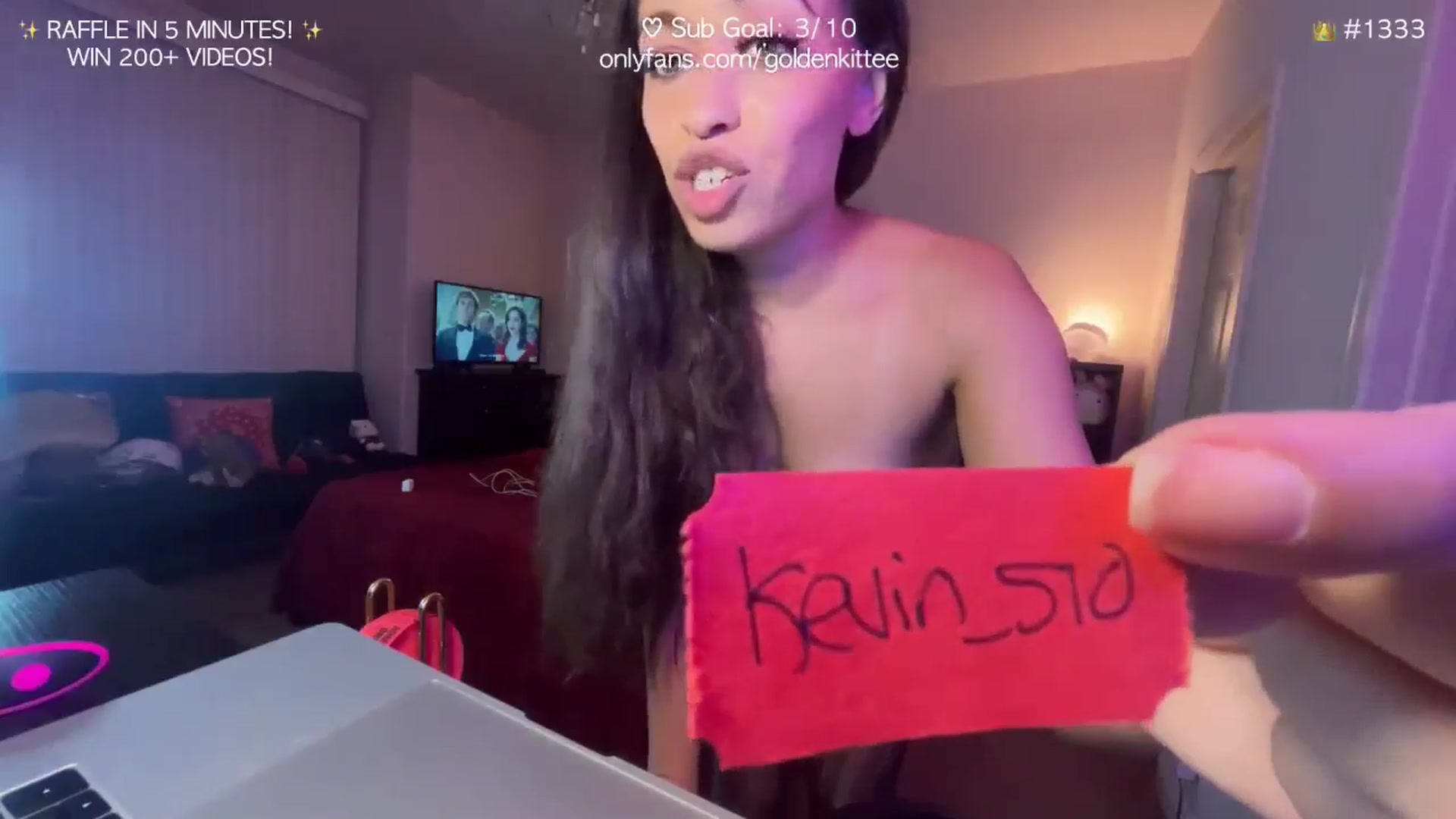 Gallery image thumbnail from GoldenKittee's myfreecams stream on, 10/13/2024, 07:43 image 17 of 20