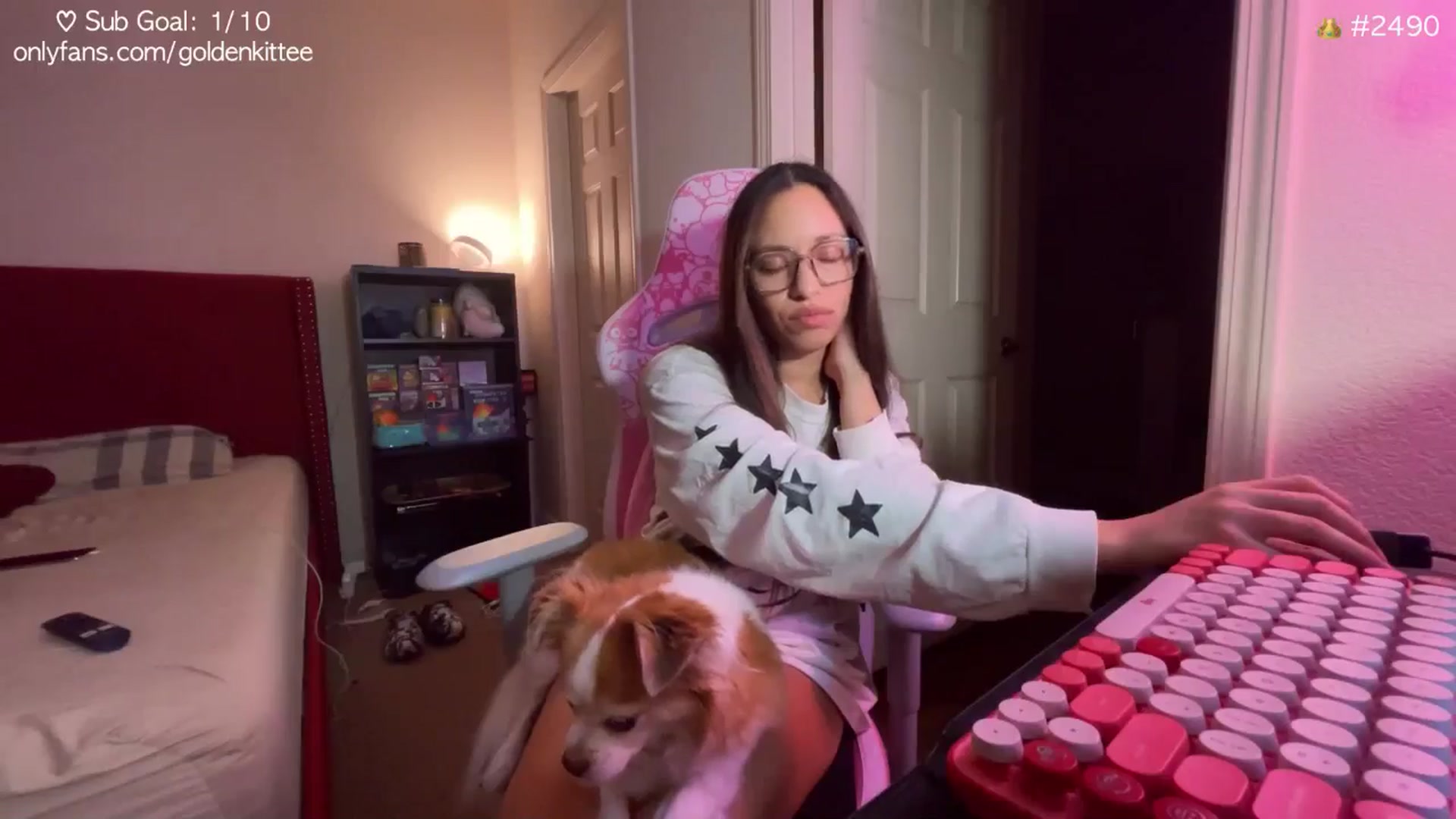 Gallery image thumbnail from GoldenKittee's myfreecams stream on, 11/14/2024, 09:53 image 5 of 20