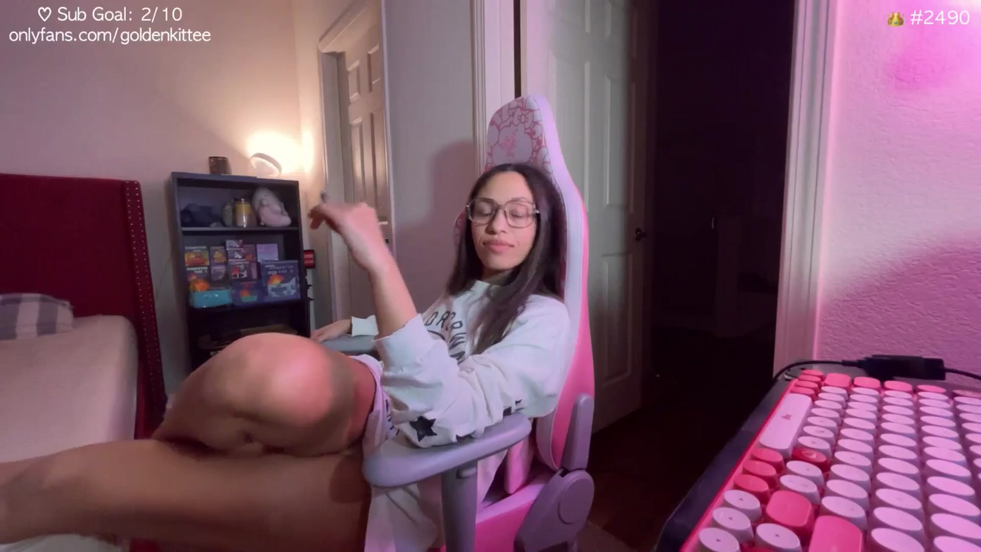 Gallery image thumbnail from GoldenKittee's myfreecams stream on, 11/14/2024, 09:53 image 9 of 20