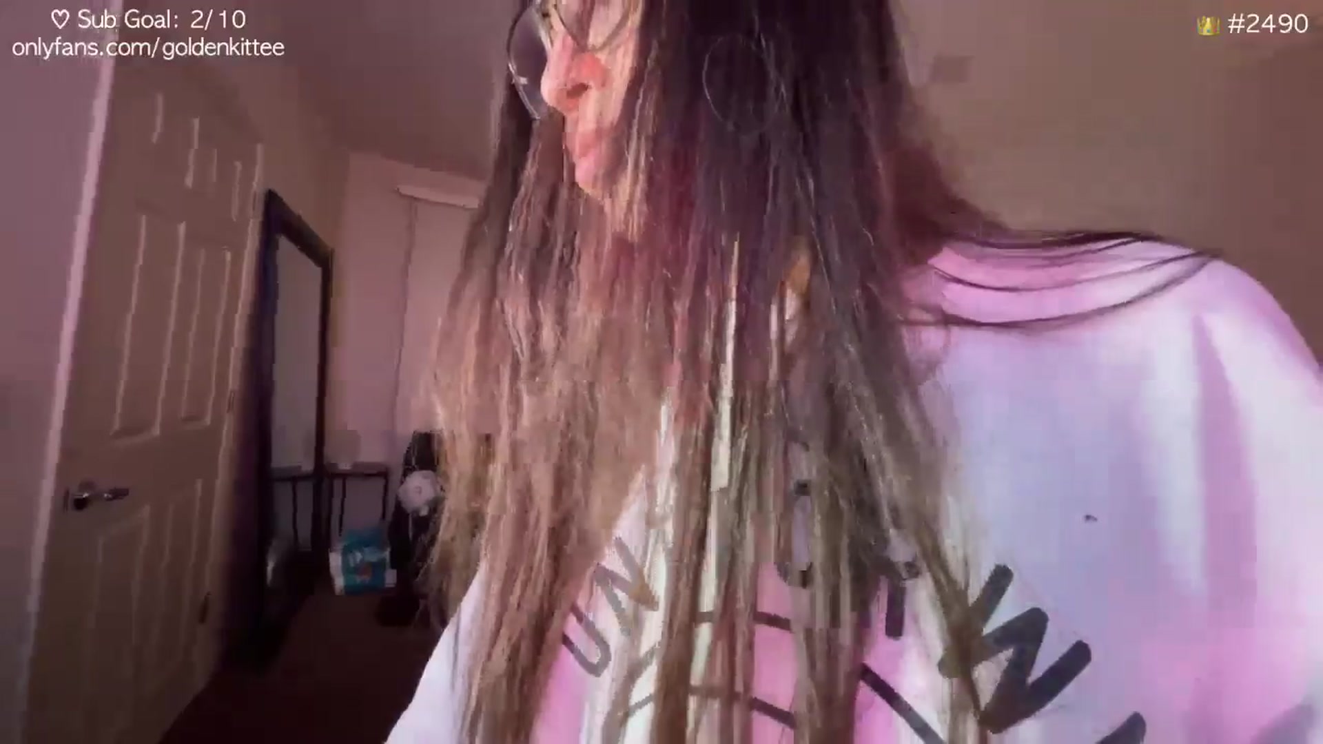 Gallery image thumbnail from GoldenKittee's myfreecams stream on, 11/14/2024, 09:53 image 16 of 20