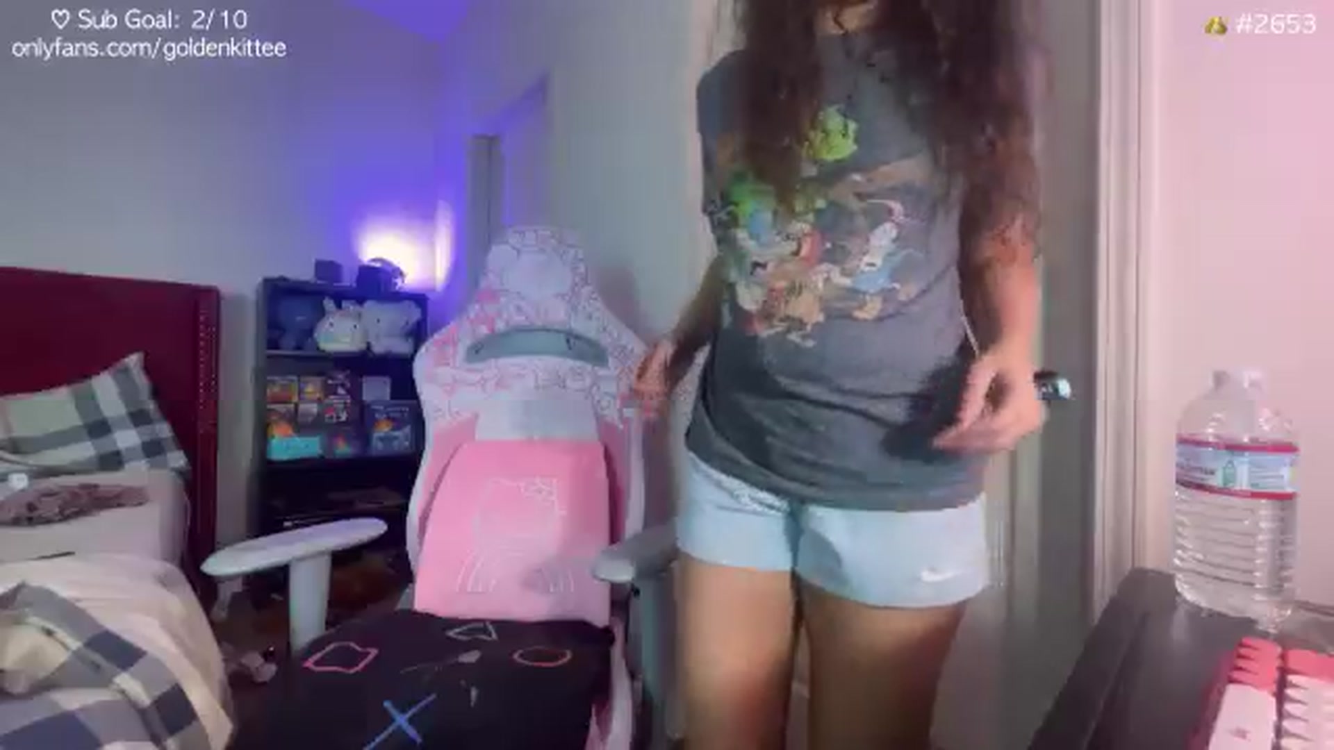 Gallery image thumbnail from GoldenKittee's myfreecams stream on, 11/20/2024, 07:50 image 16 of 20