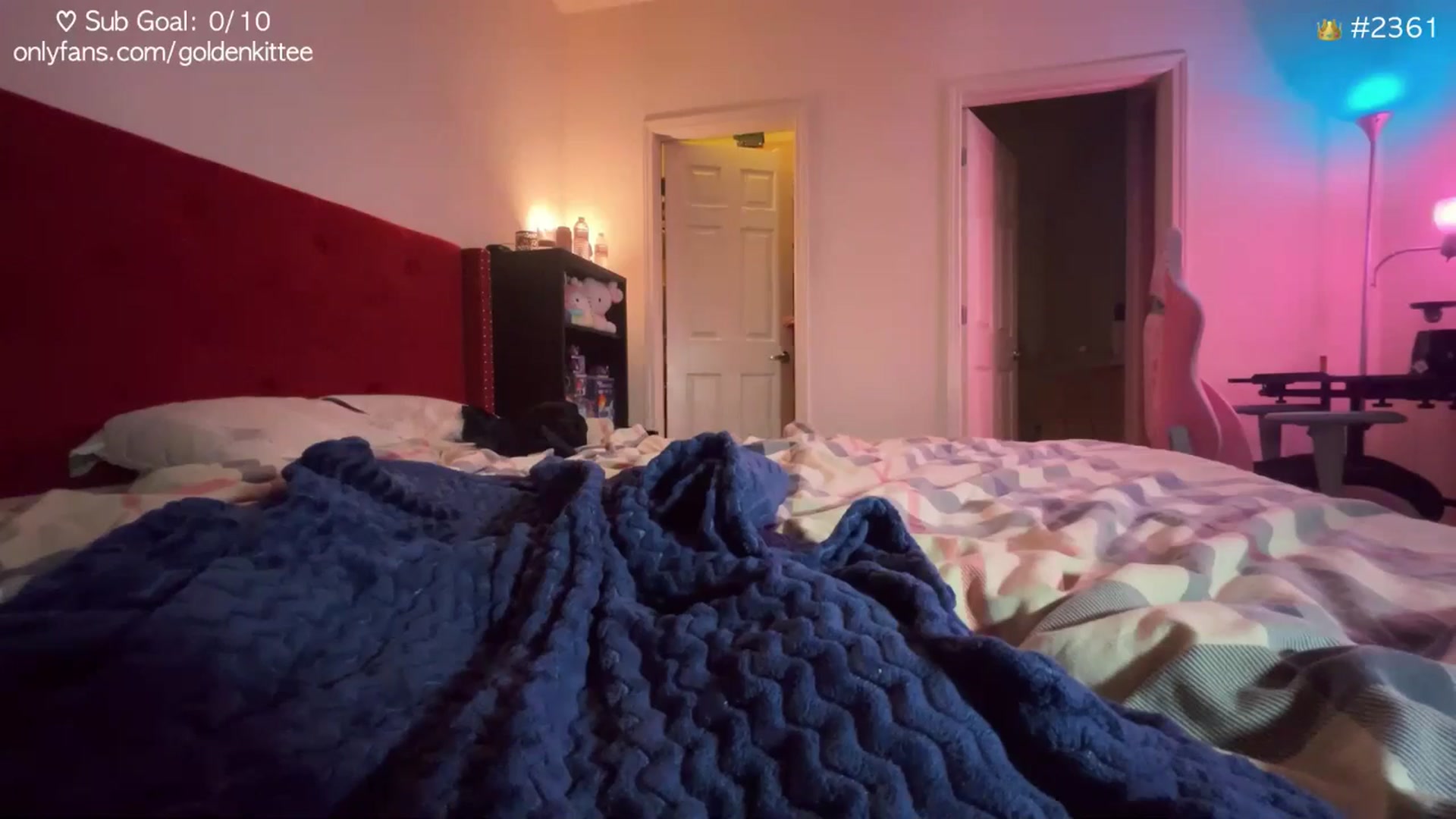 Gallery image thumbnail from GoldenKittee's myfreecams stream on, 11/22/2024, 09:27 image 3 of 20