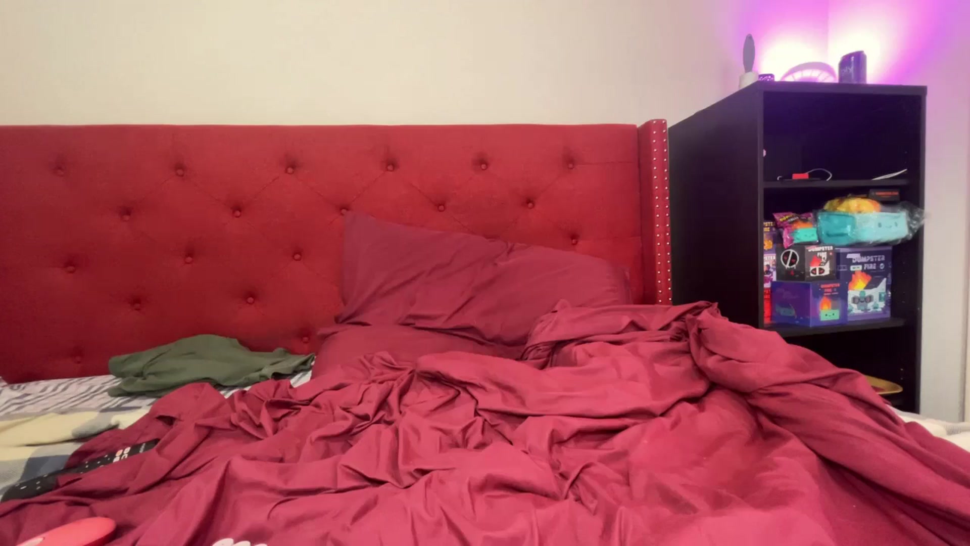 Gallery image thumbnail from GoldenKittee's myfreecams stream on, 12/18/2024, 09:13 image 11 of 20