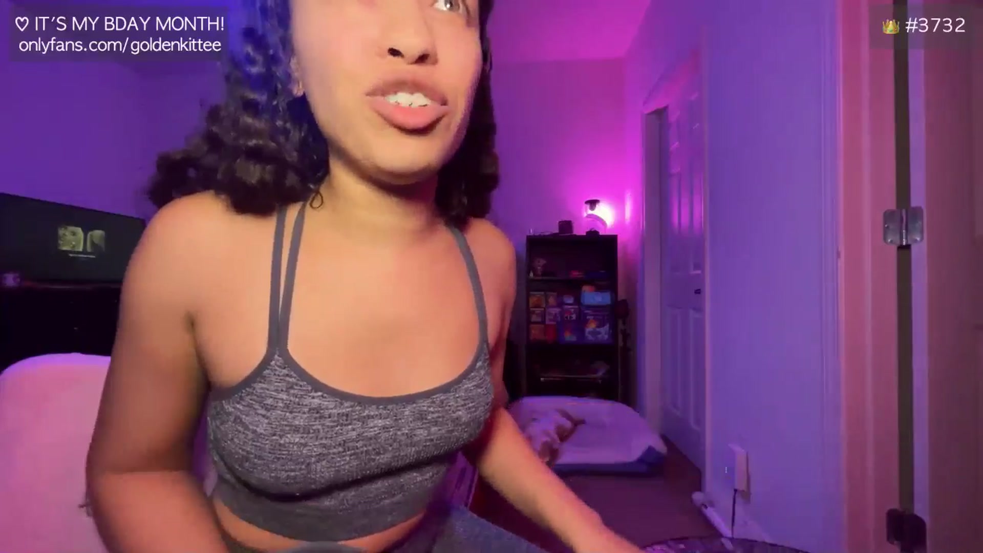 Gallery image thumbnail from GoldenKittee's myfreecams stream on, 12/20/2024, 11:28 image 8 of 20