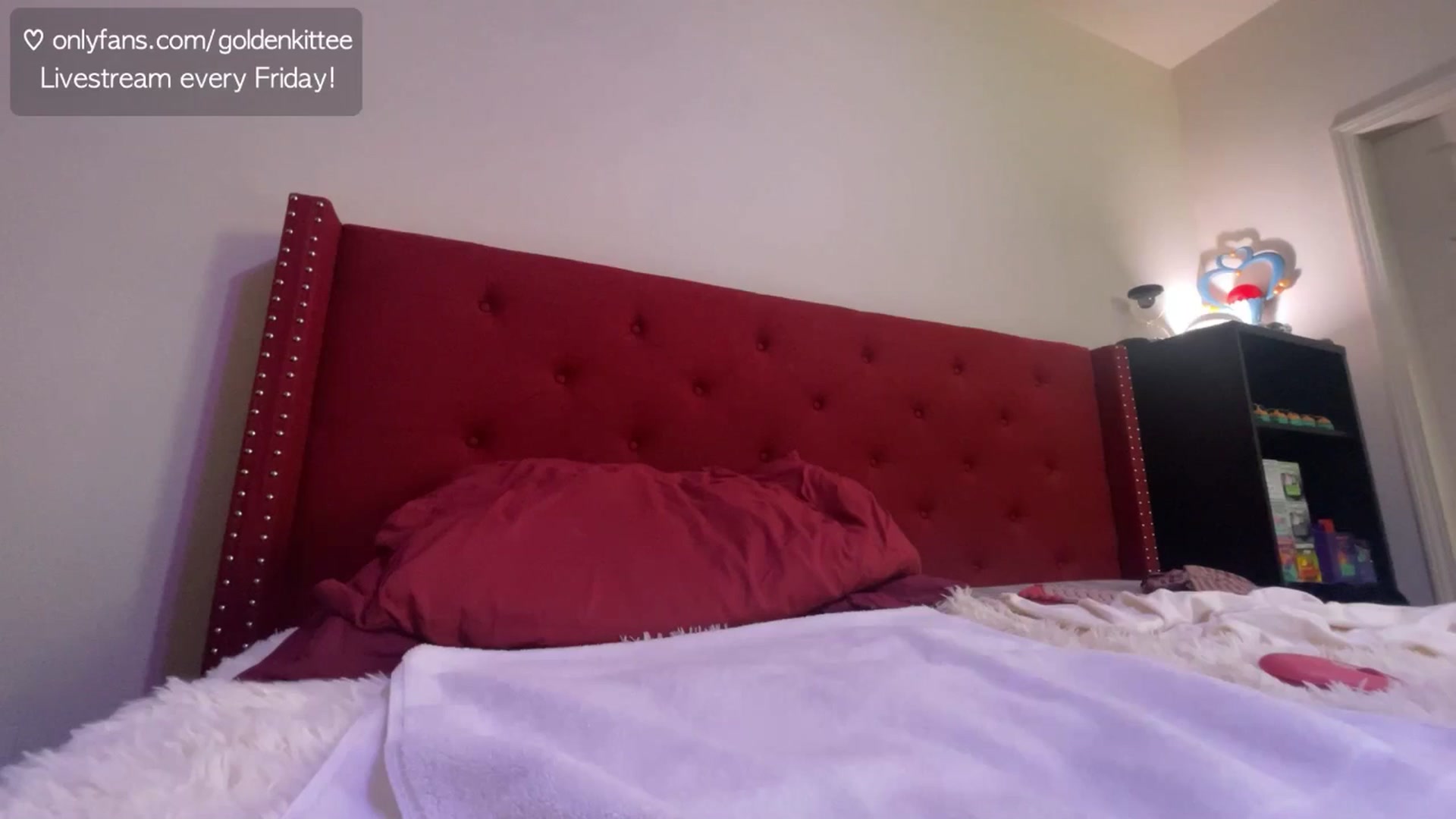 Gallery image thumbnail from GoldenKittee's myfreecams stream on, 03/14/2025, 07:15 image 17 of 20
