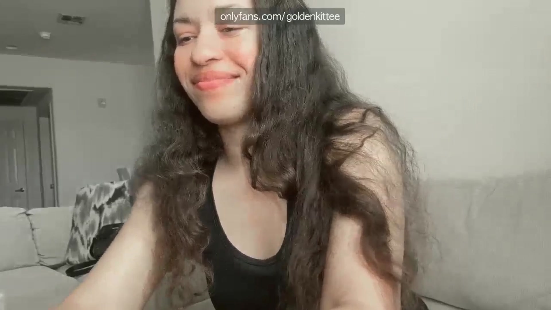 Gallery image thumbnail from GoldenKittee's myfreecams stream on, 12/05/2025, 19:21 image 15 of 20