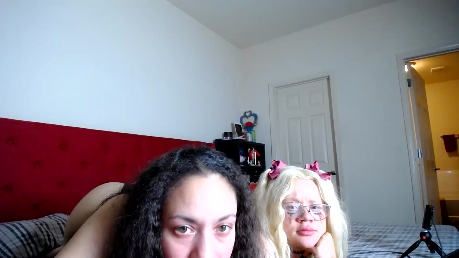 Gallery image thumbnail from GoldenKittee's myfreecams stream on, 01/22/2026, 11:13 image 1 of 20