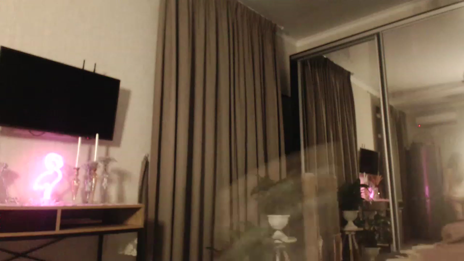 Gallery image thumbnail from Golden_Teaser's myfreecams stream on, 11/19/2022, 16:50 image 17 of 20