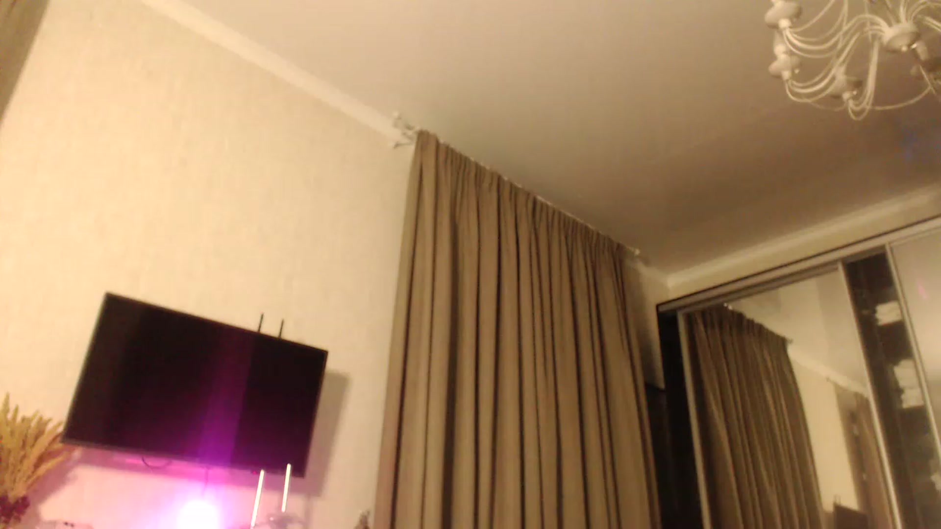 Gallery image thumbnail from Golden_Teaser's myfreecams stream on, 11/22/2022, 16:07 image 3 of 20