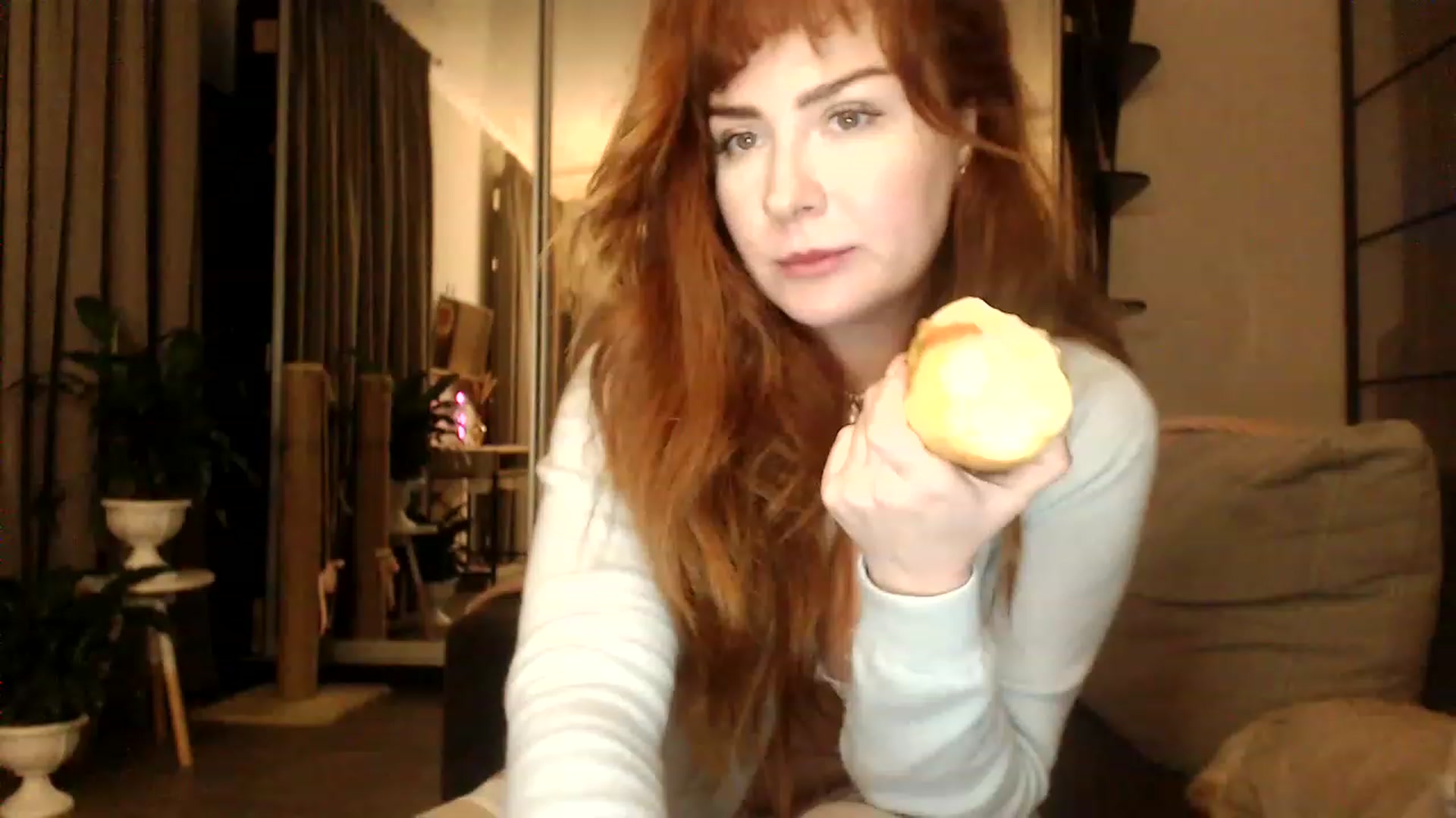 Gallery image thumbnail from Golden_Teaser's myfreecams stream on, 12/16/2022, 15:37 image 1 of 20