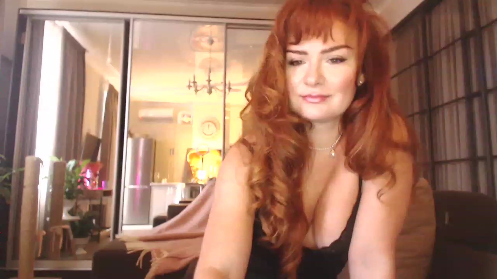 Gallery image thumbnail from Golden_Teaser's myfreecams stream on, 12/18/2022, 13:40 image 12 of 20