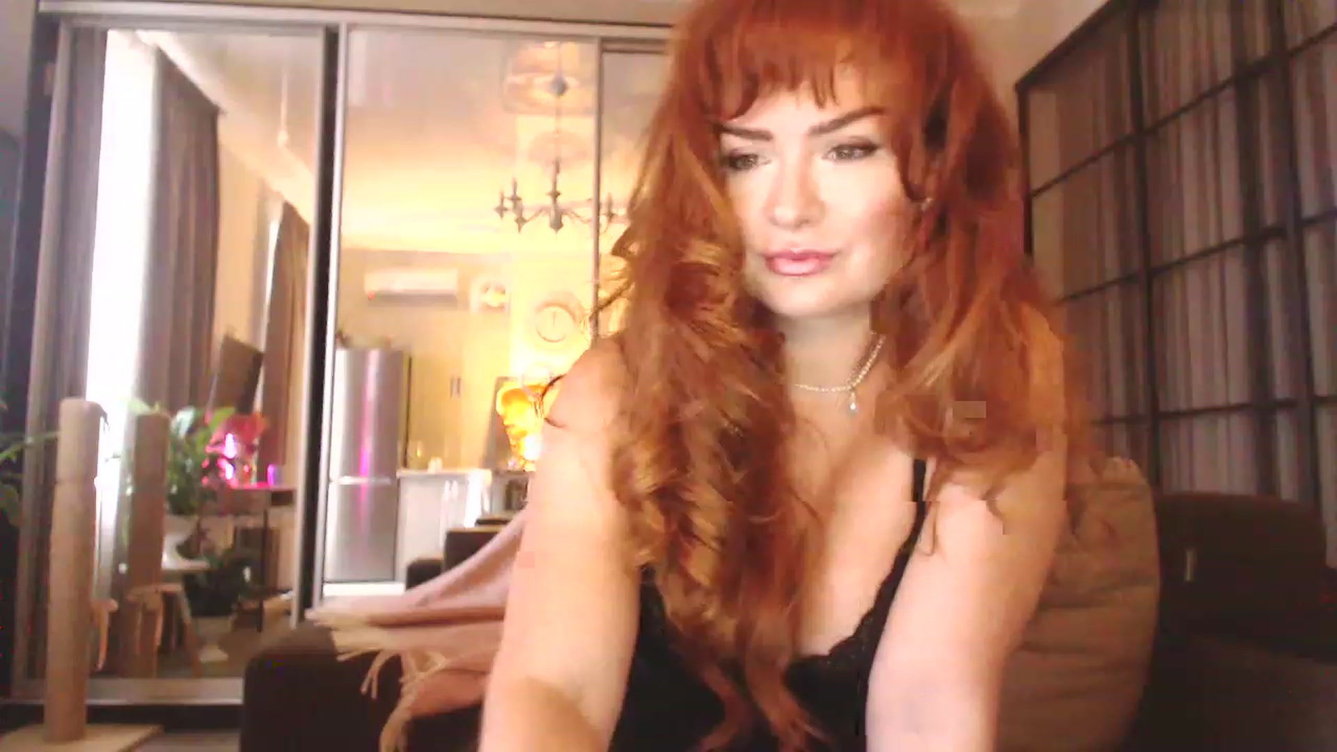 Gallery image thumbnail from Golden_Teaser's myfreecams stream on, 12/18/2022, 13:40 image 16 of 20