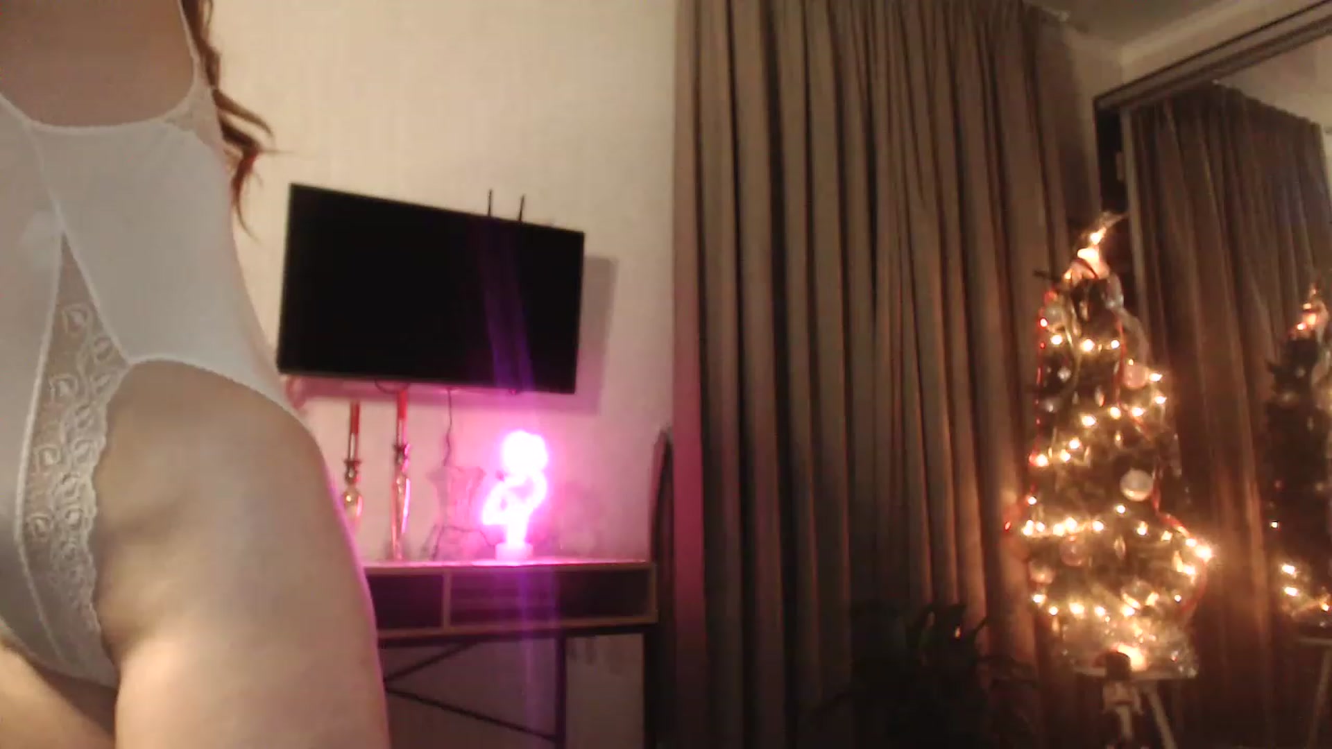 Gallery image thumbnail from Golden_Teaser's myfreecams stream on, 12/25/2022, 15:45 image 14 of 20