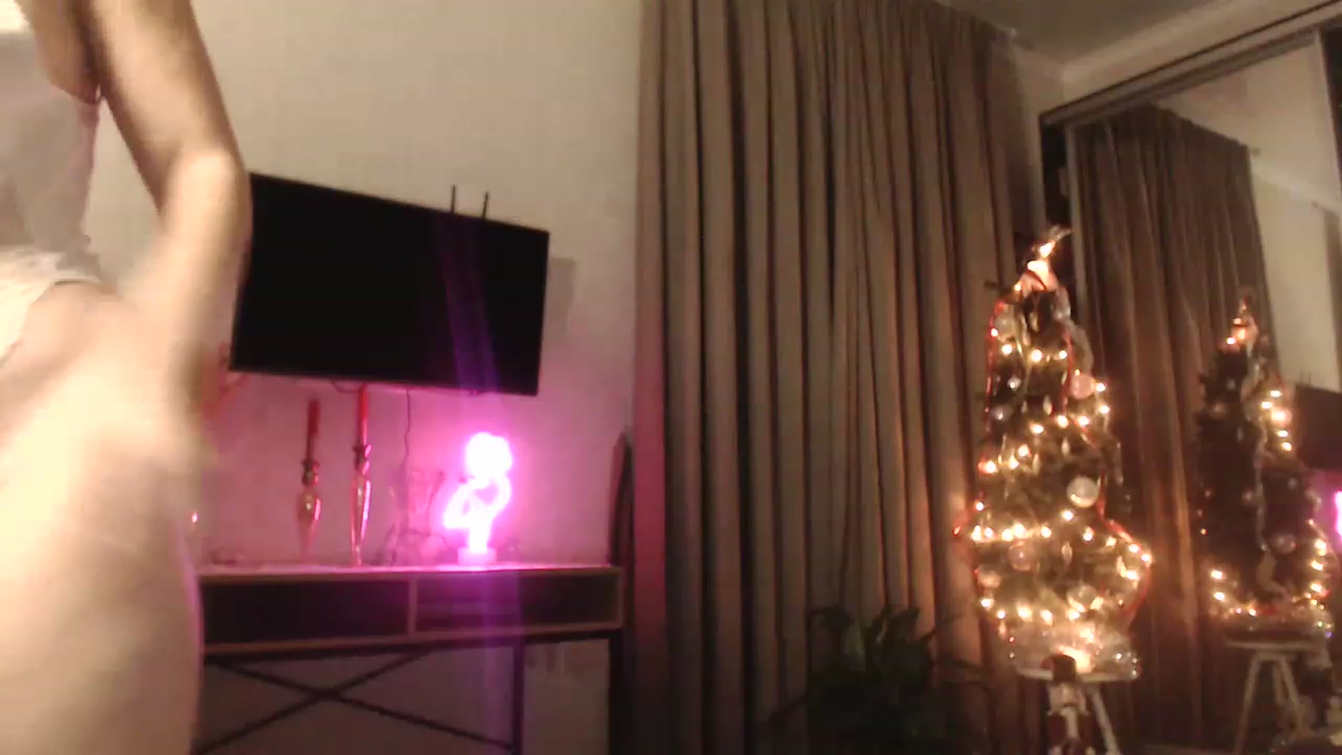 Gallery image thumbnail from Golden_Teaser's myfreecams stream on, 12/25/2022, 15:45 image 16 of 20