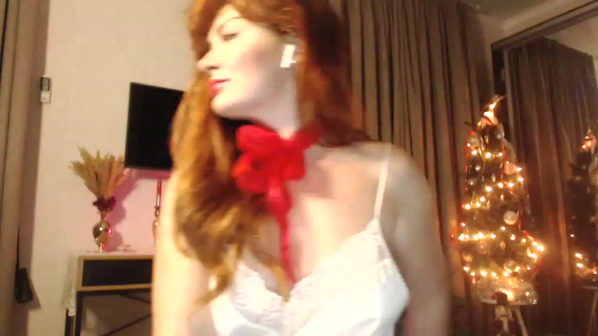 Gallery image thumbnail from Golden_Teaser's myfreecams stream on, 12/25/2022, 15:45 image 6 of 20