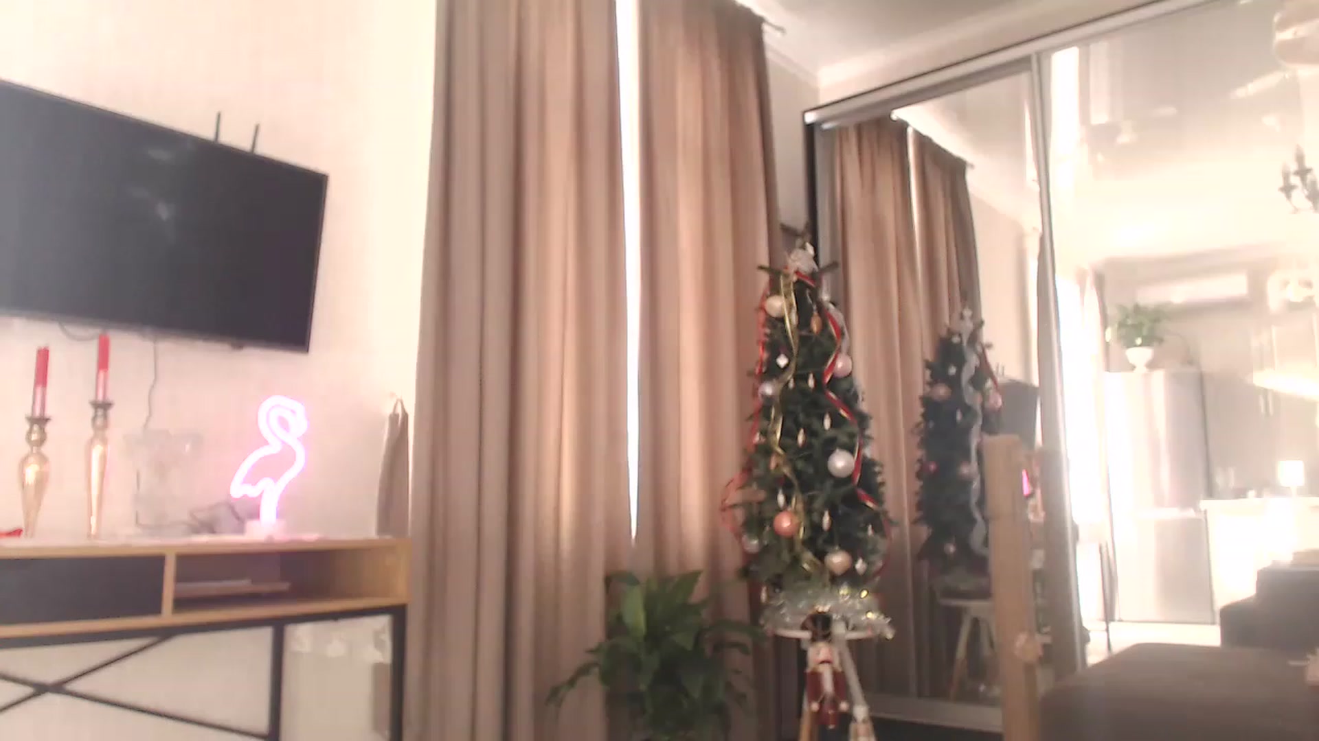 Gallery image thumbnail from Golden_Teaser's myfreecams stream on, 12/26/2022, 13:36 image 1 of 20