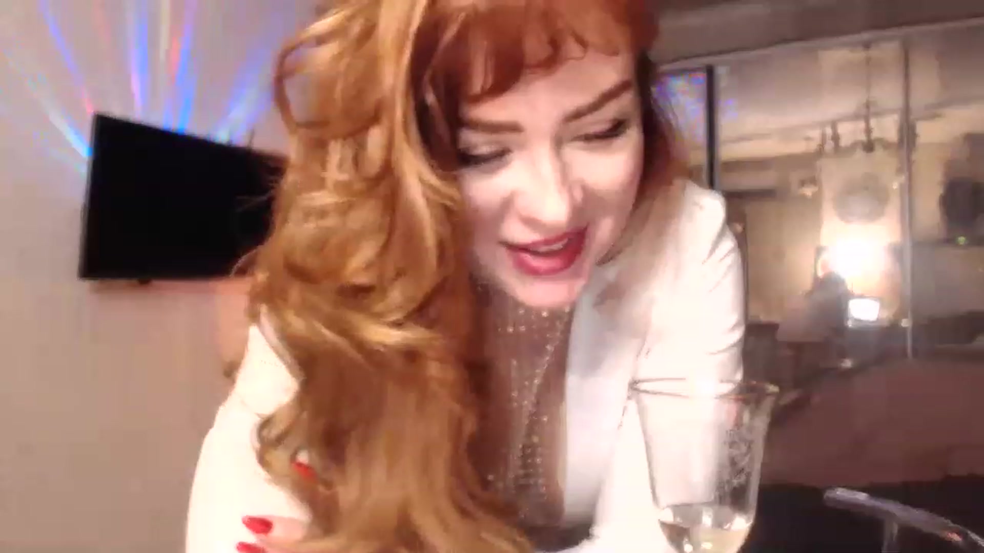 Gallery image thumbnail from Golden_Teaser's myfreecams stream on, 12/31/2022, 23:00 image 16 of 20