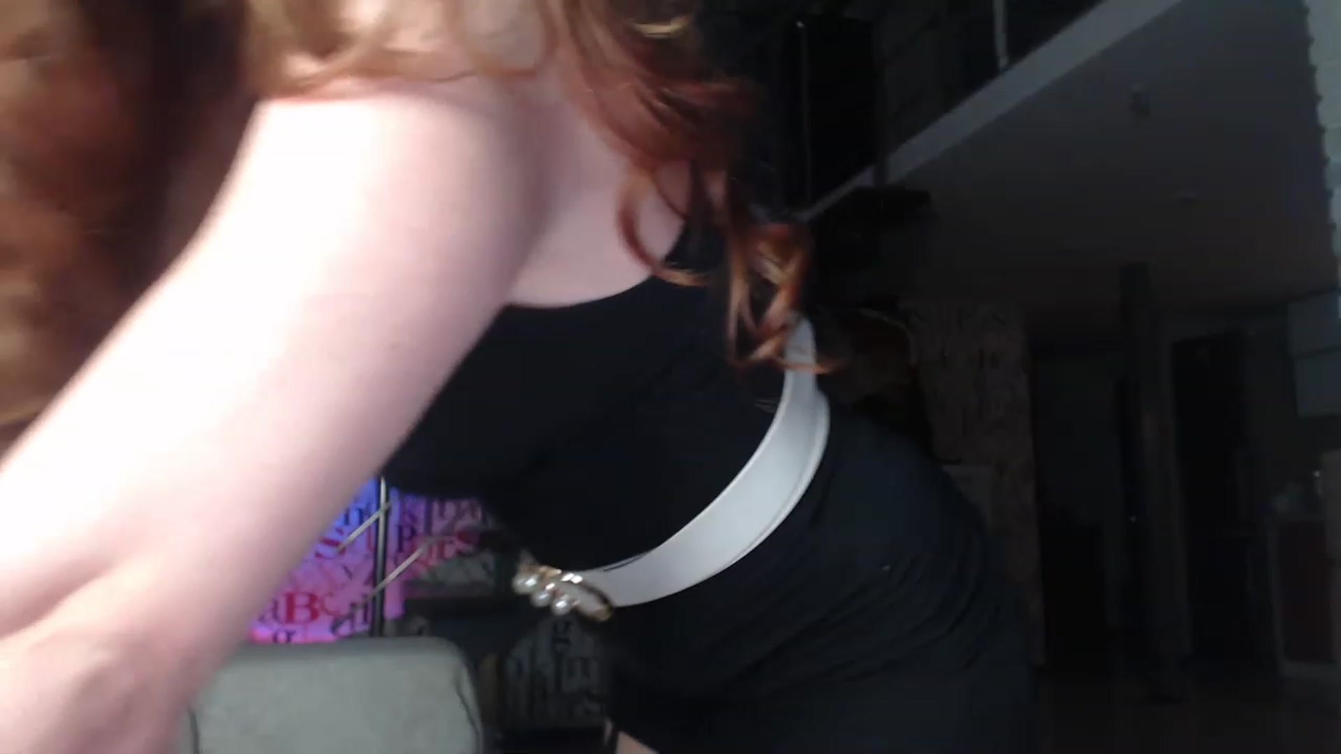 Gallery image thumbnail from Golden_Teaser's myfreecams stream on, 03/09/2023, 16:05 image 10 of 20